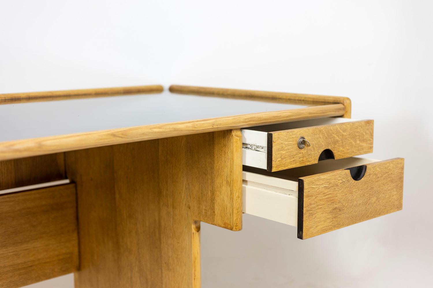 Schreibtisch aus Eiche, 1970er Jahre im Angebot 3
