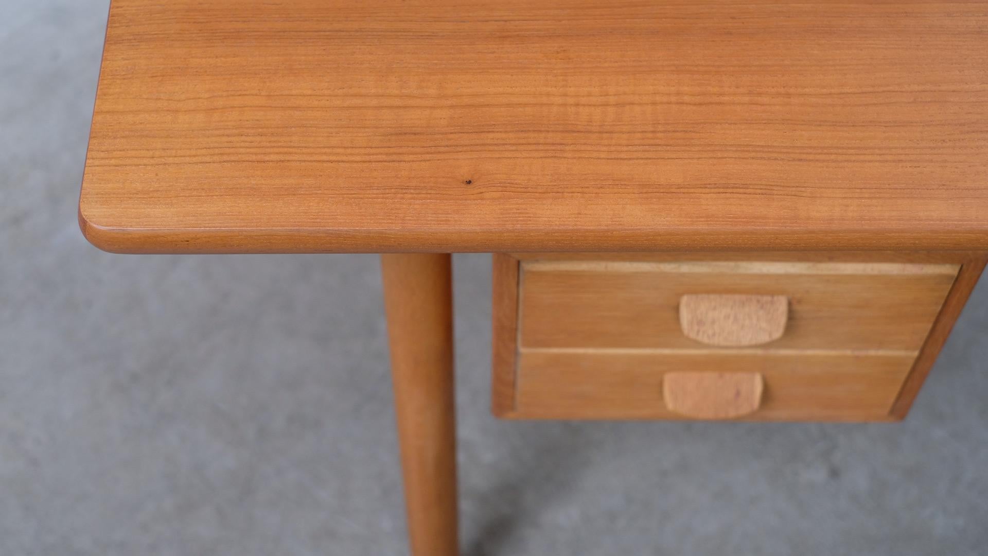 Desk in Oak and Teak by Poul Volther 6