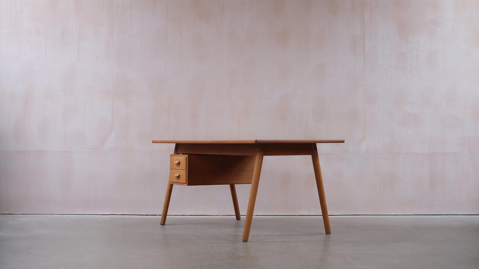 Desk in Oak and Teak by Poul Volther 2