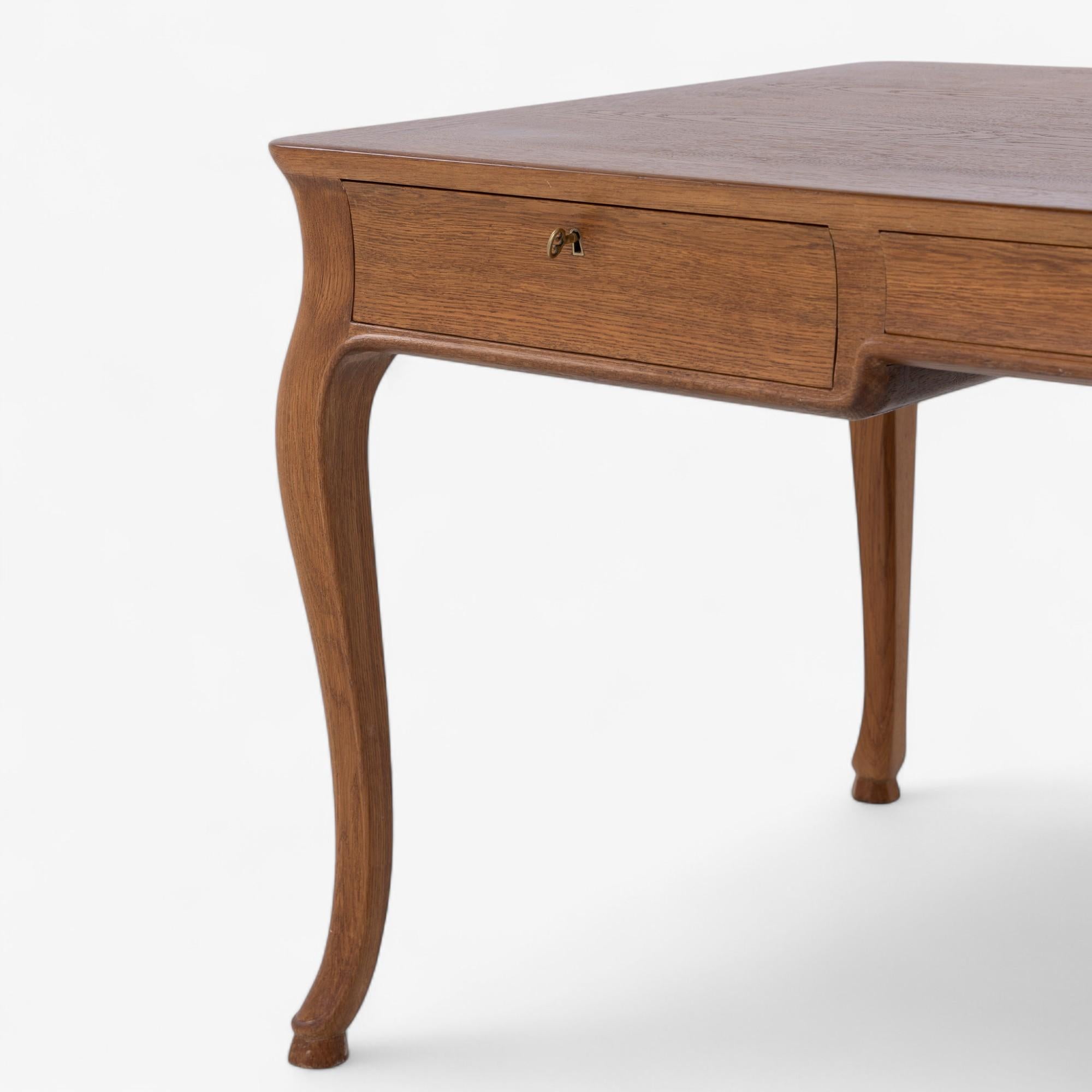 Mid-Century Modern Bureau en chêne de Frits Henningsen en vente