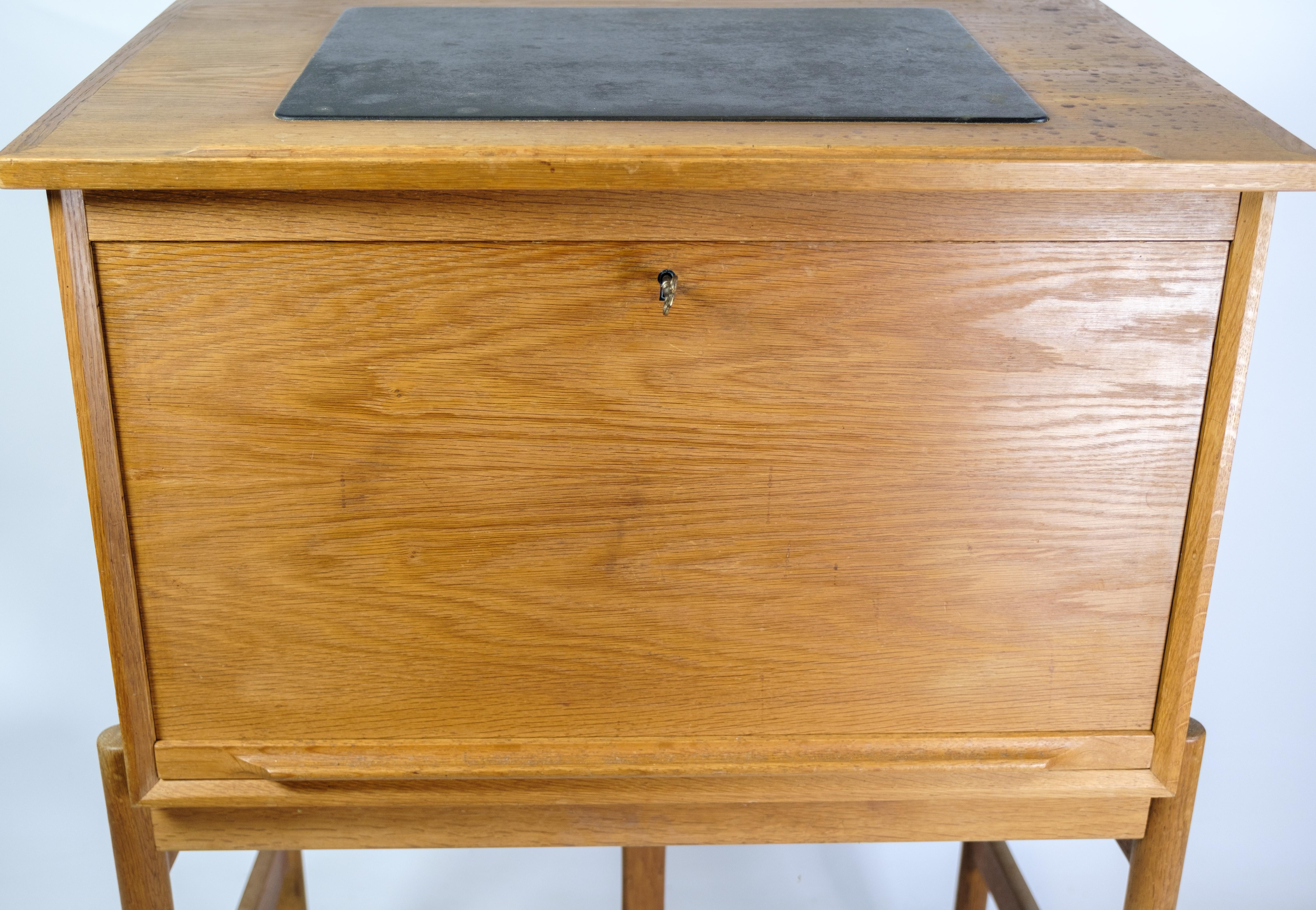 Danish Desk Made In Oak By Rosengran Hansen, 1960 For Sale