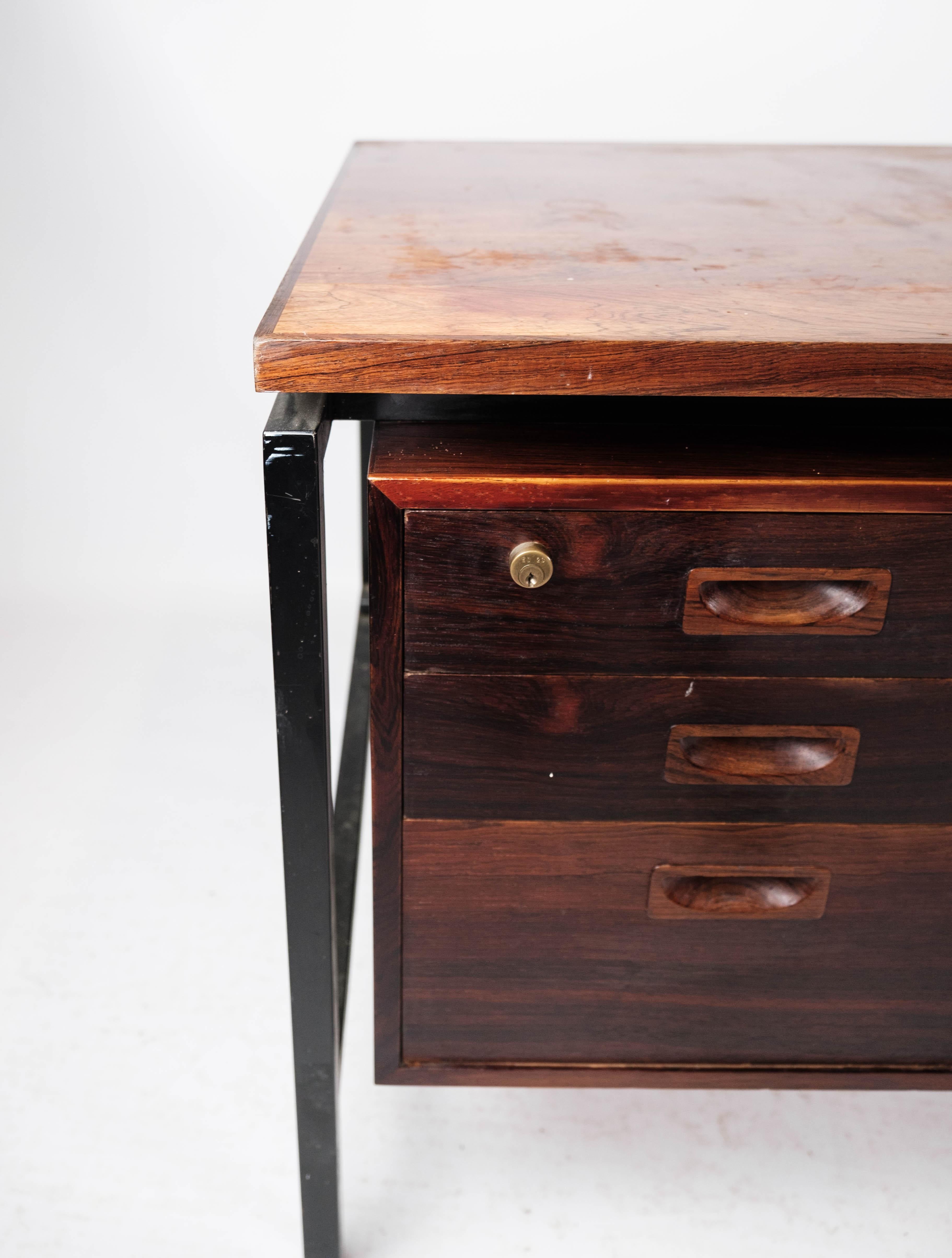 Desk in Rosewood and Legs in Metal, of Danish Design, 1960s In Good Condition For Sale In Lejre, DK