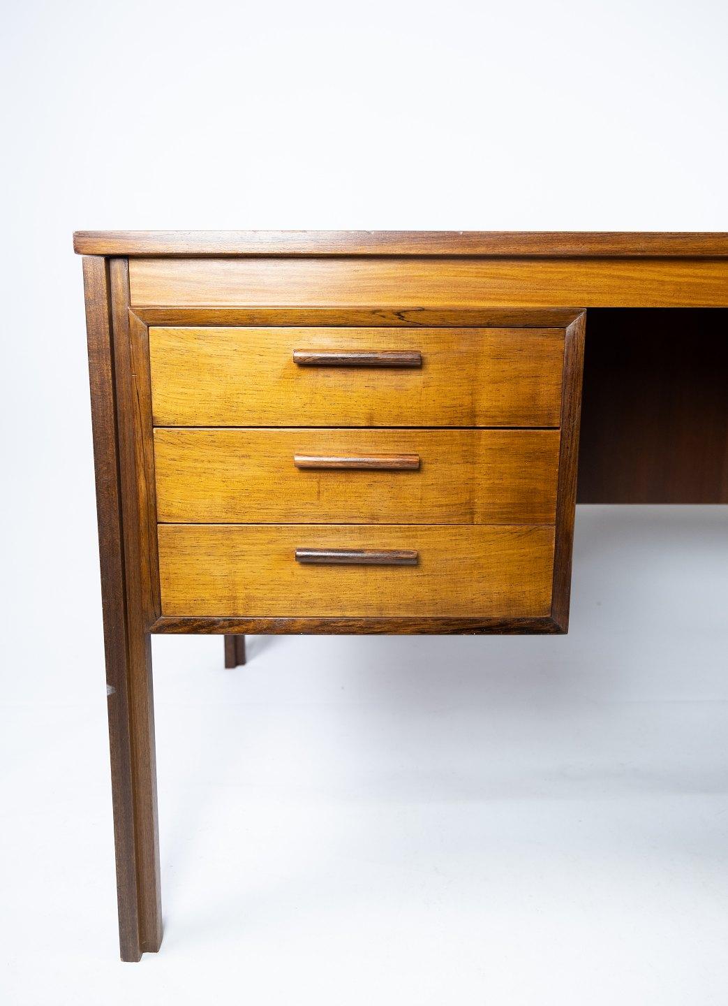 Desk in Rosewood of Danish Design from the 1960s.  In Good Condition In Lejre, DK