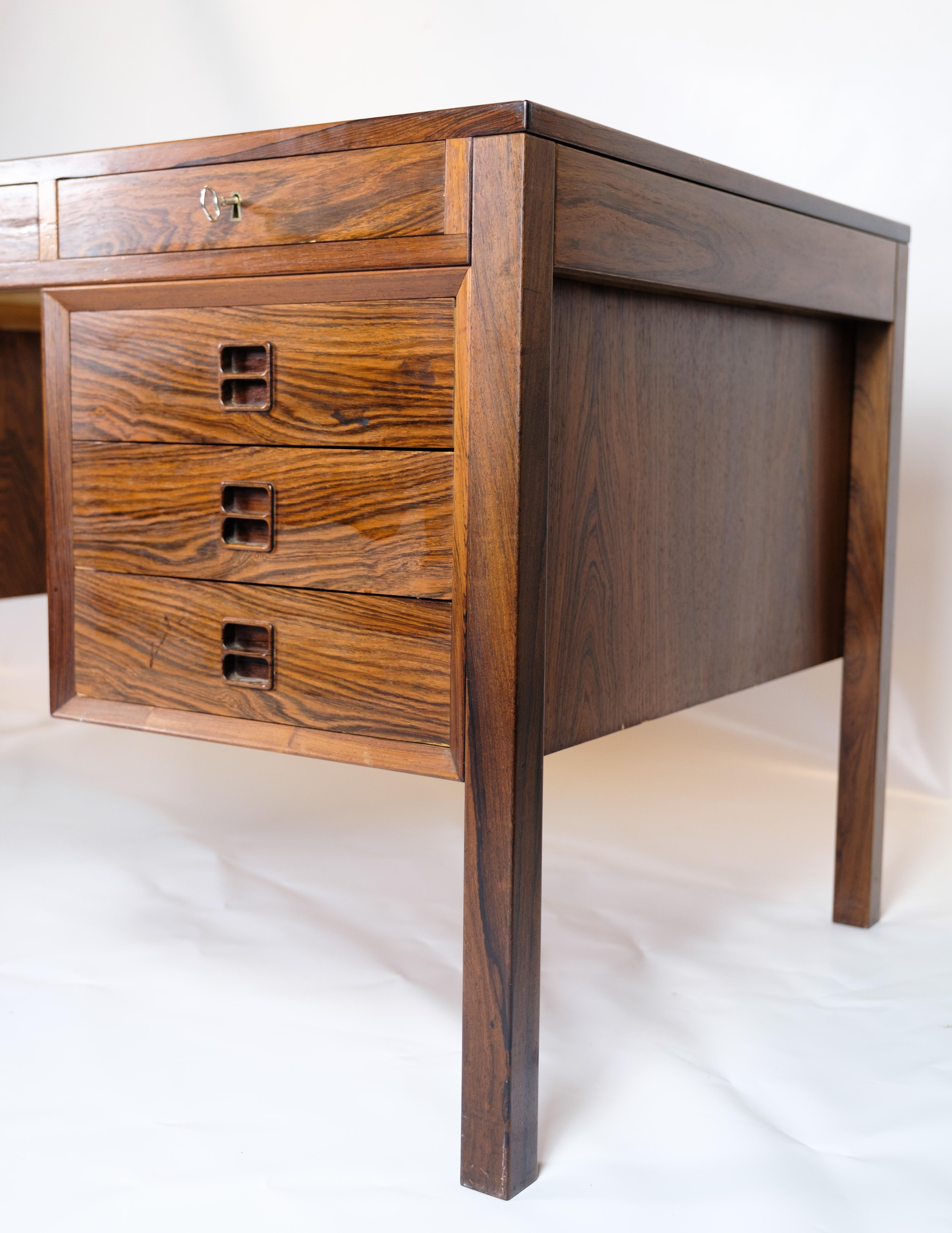 Mid-Century Modern Desk in rosewood of high quality Danish design from around the 1960s For Sale