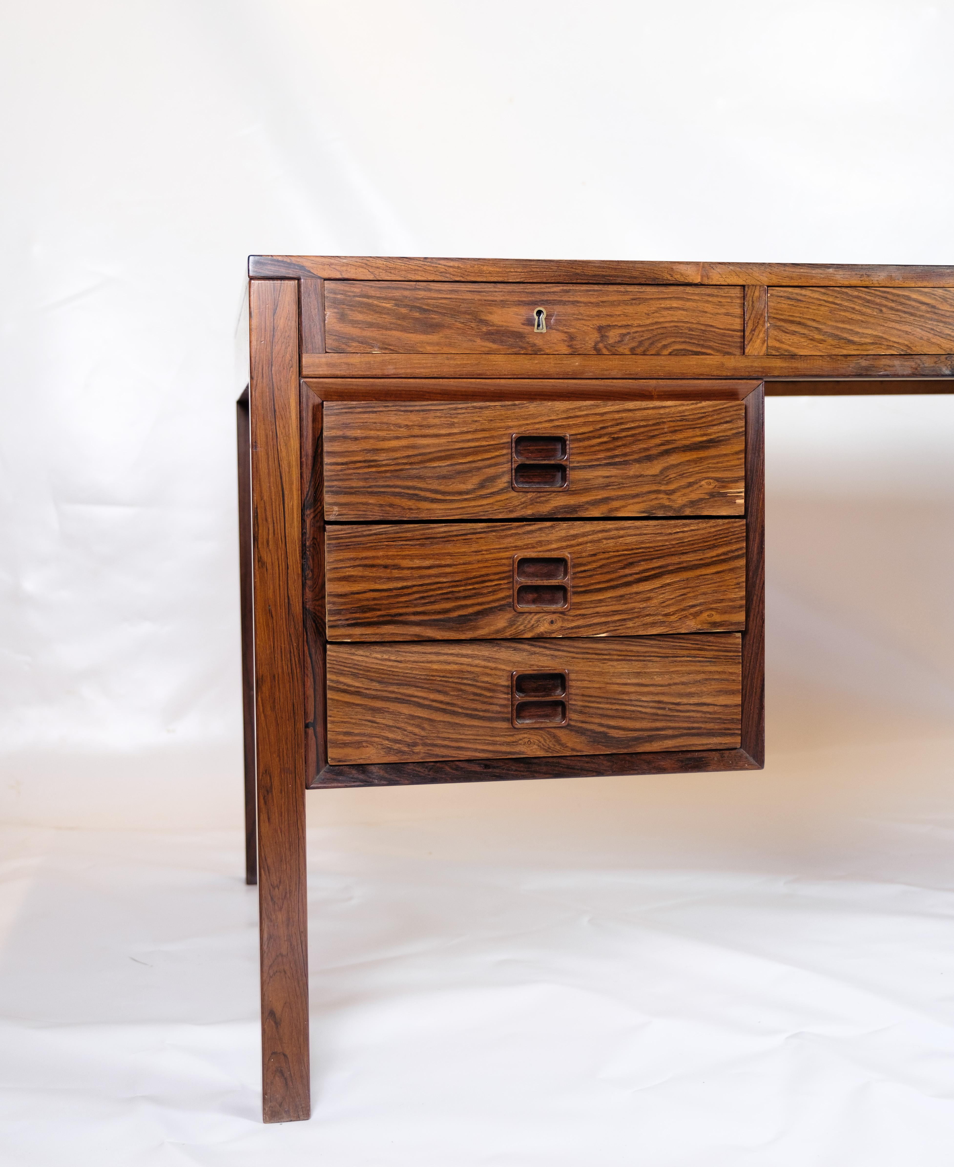 Mid-20th Century Desk in rosewood of high quality Danish design from around the 1960s For Sale