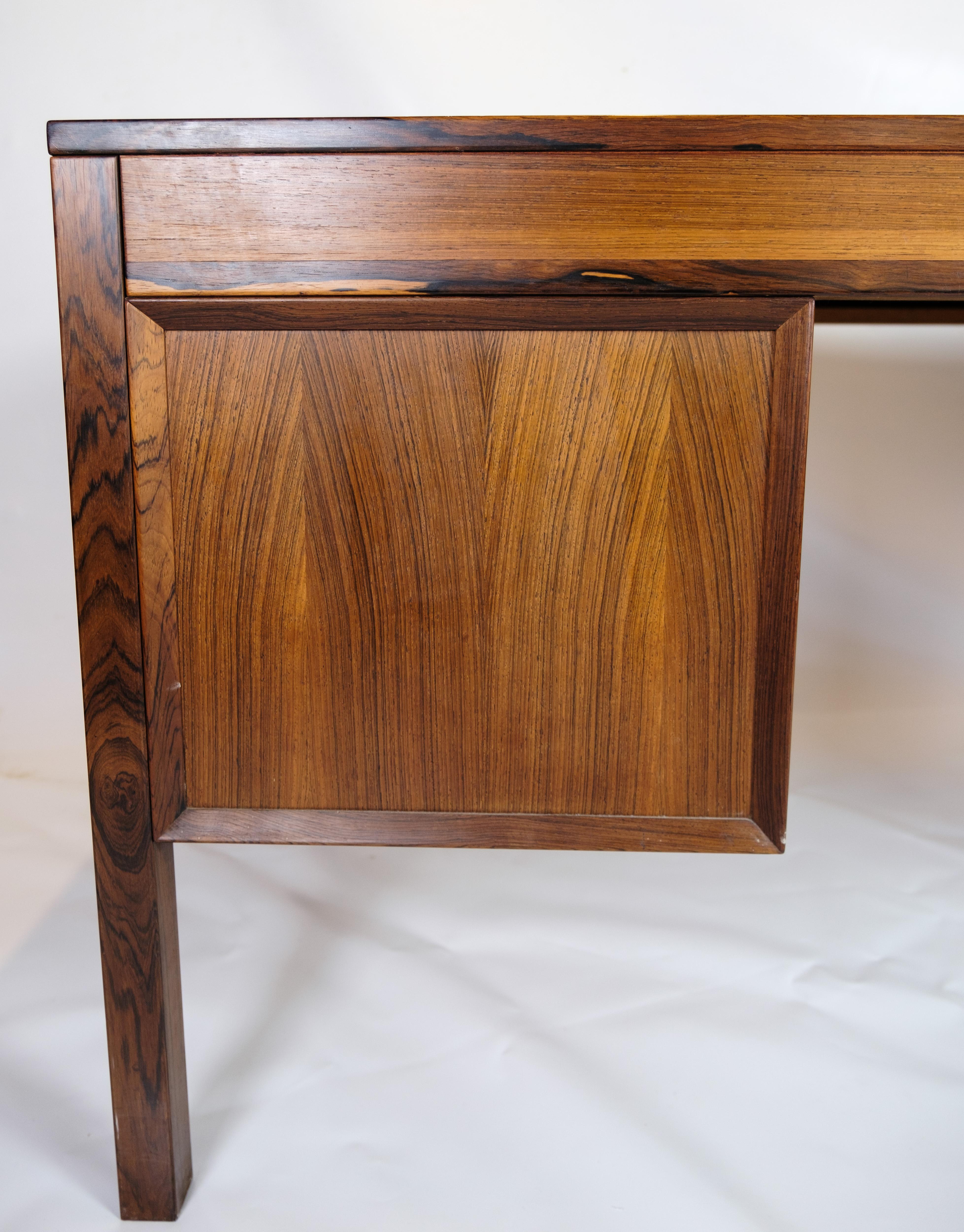 Schreibtisch aus Palisanderholz mit hochwertigem dänischen Design aus den 1960er Jahren im Angebot 1