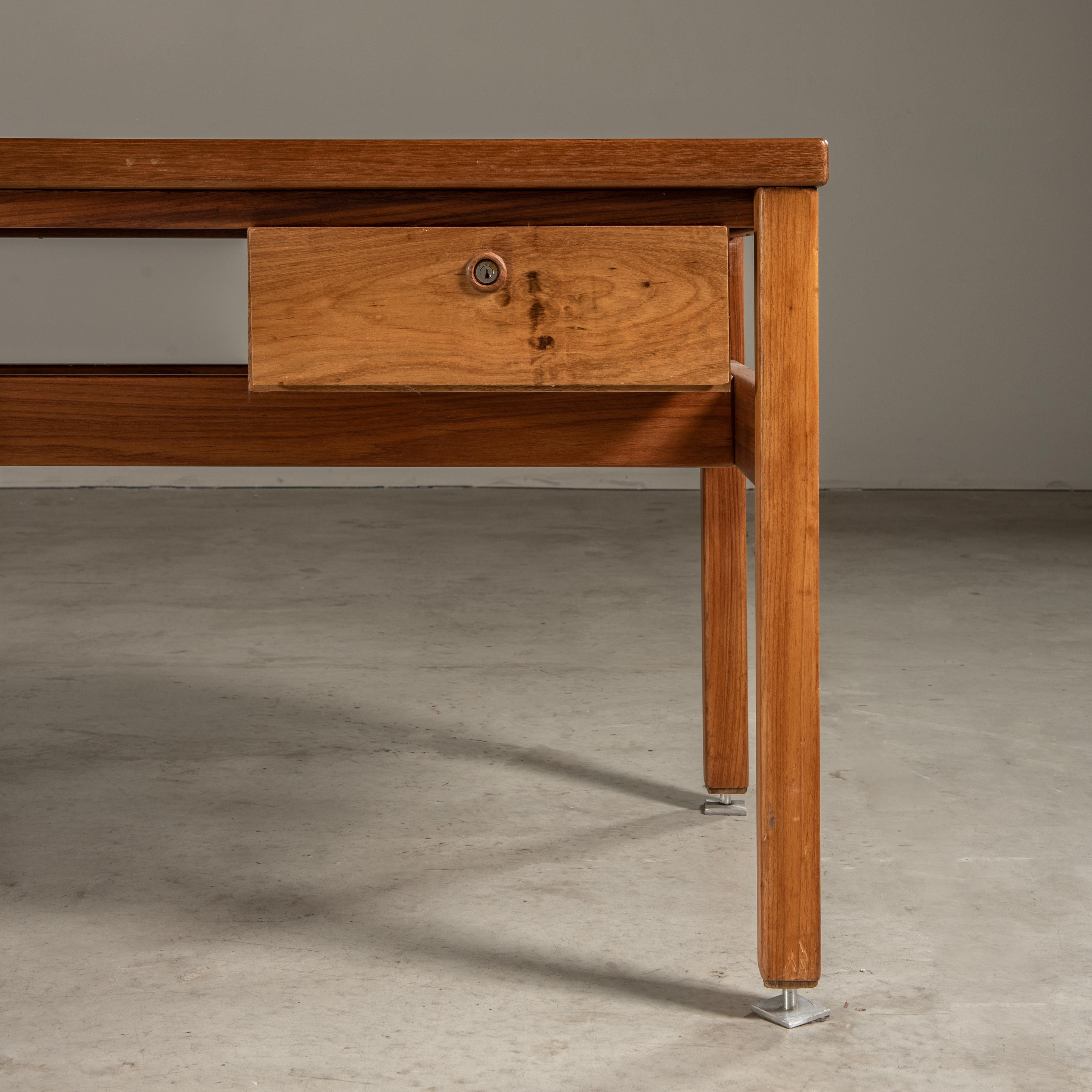 Desk in Solid Hardwood, by Sergio Rodrigues, Brazilian Mid-Century Modern   For Sale 1