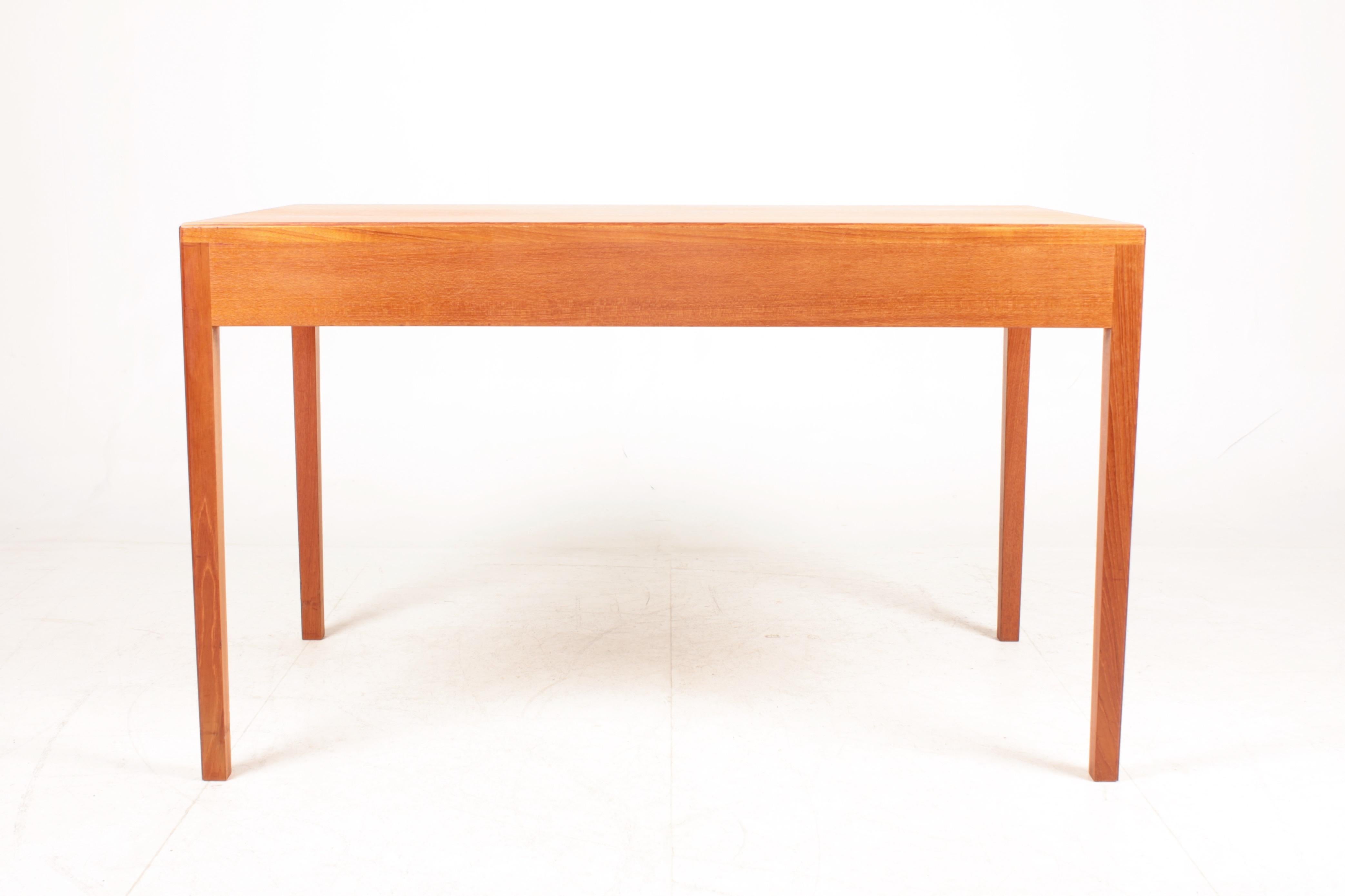 Schreibtisch aus Teakholz im Stil von Ole Wanscher, dänisches Design der Jahrhundertmitte, 1950er Jahre im Angebot 1