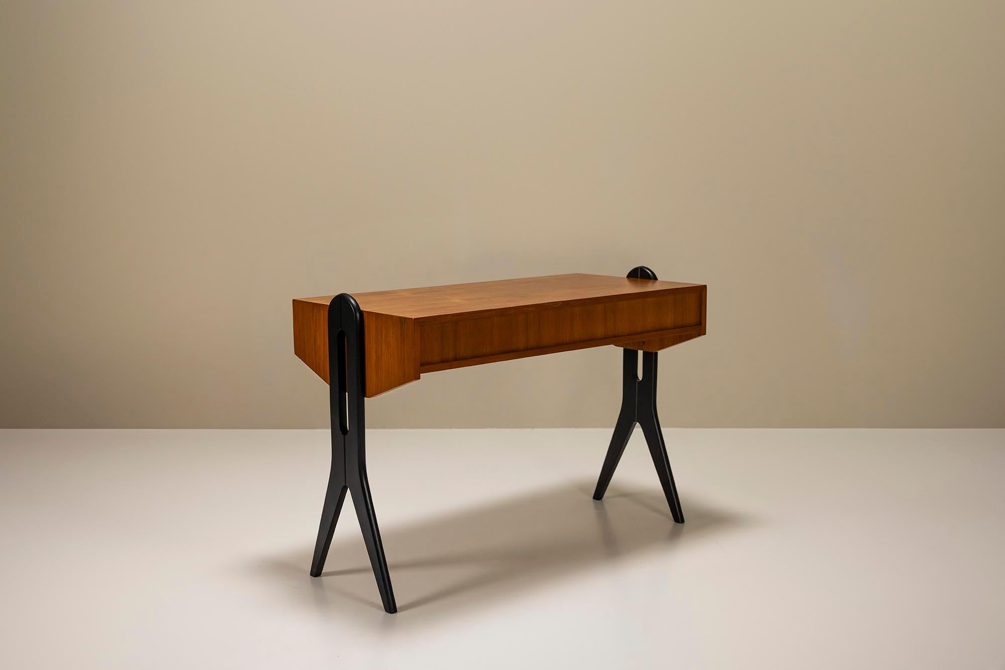 Desk In Teak In The Style Of Angelo Mangiarotti And Bruno Morassutti, Italy 1950 In Good Condition In Hellouw, NL
