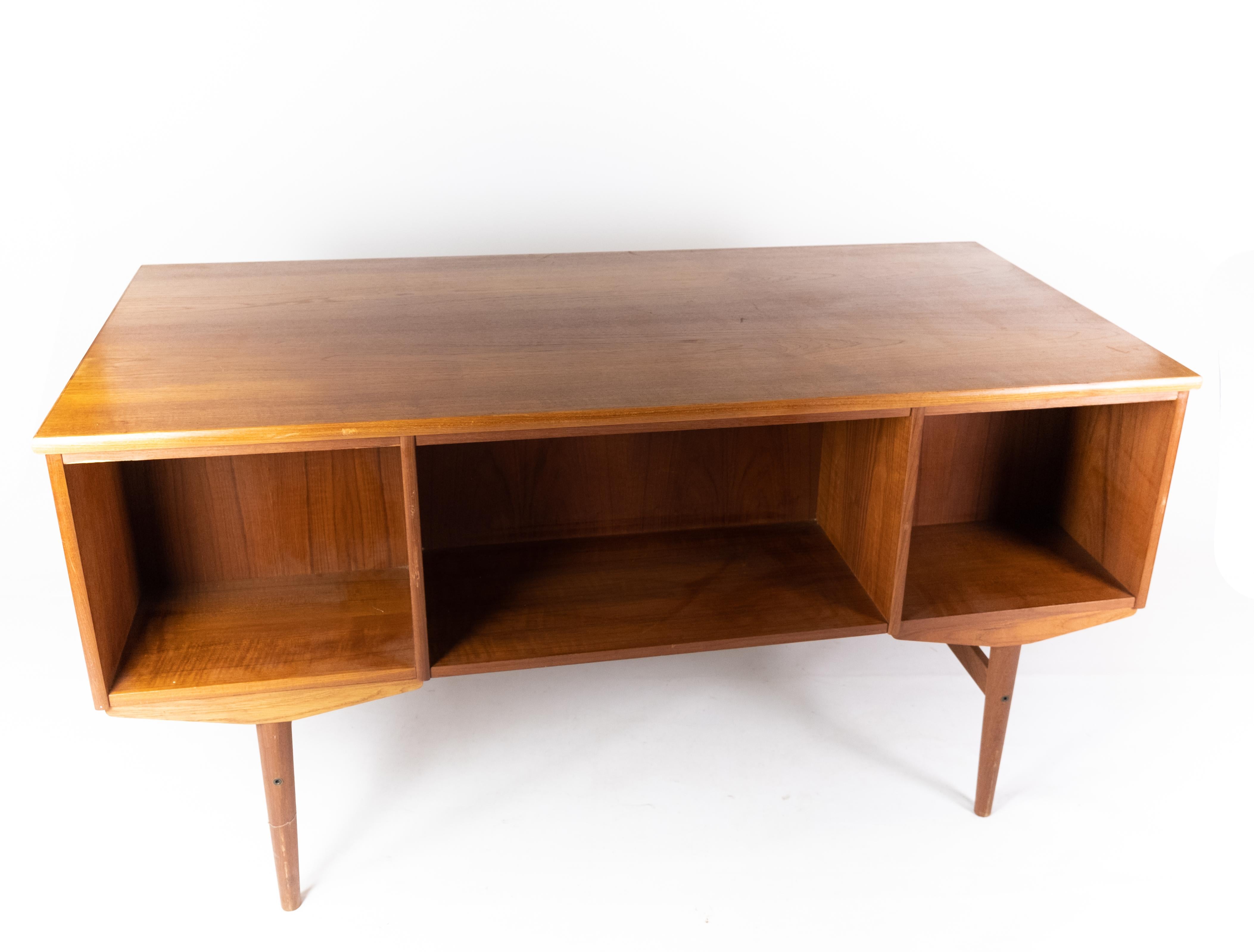 Desk in Teak of Danish Design from the 1960s 8