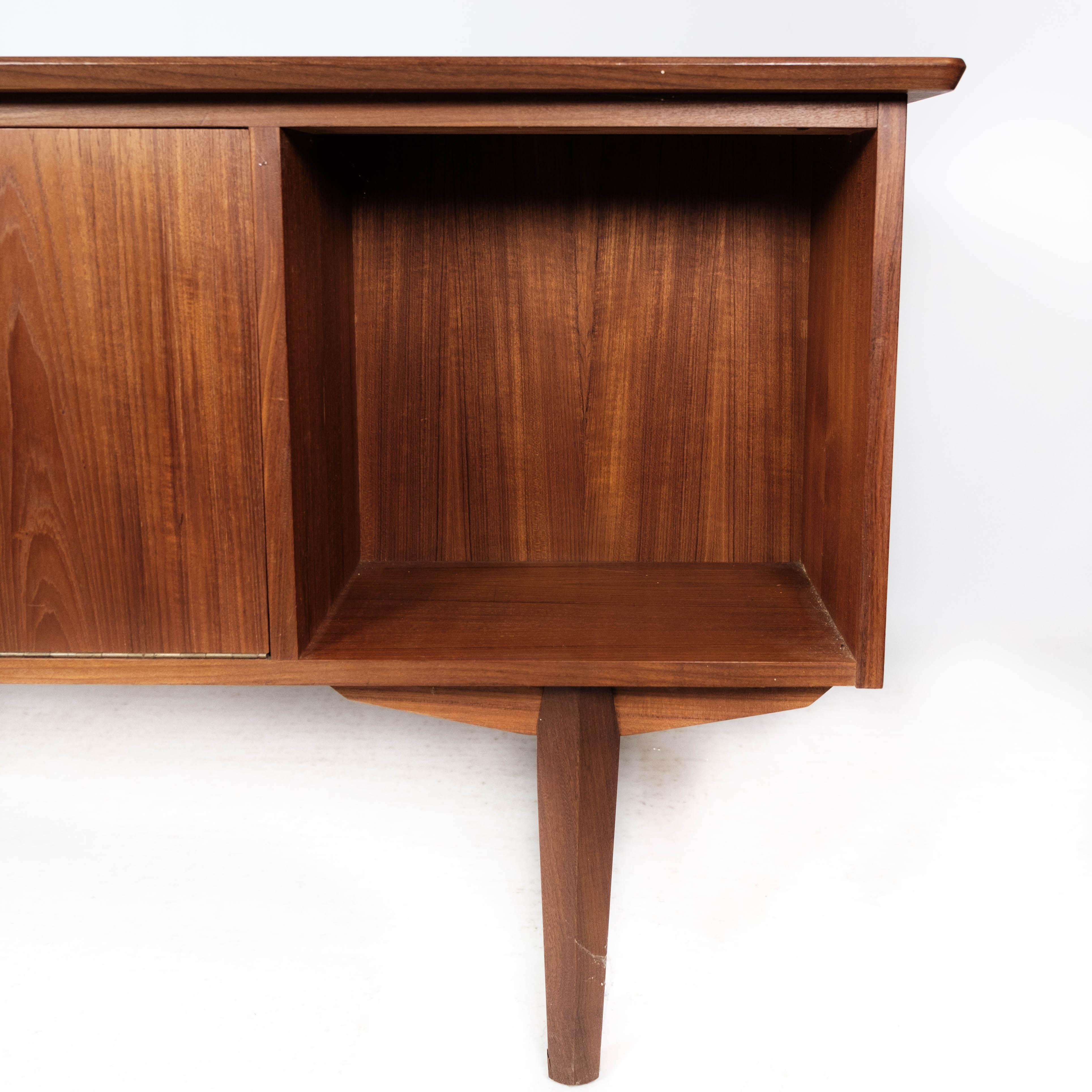 Desk in Teak of Danish Design from the 1960s 11