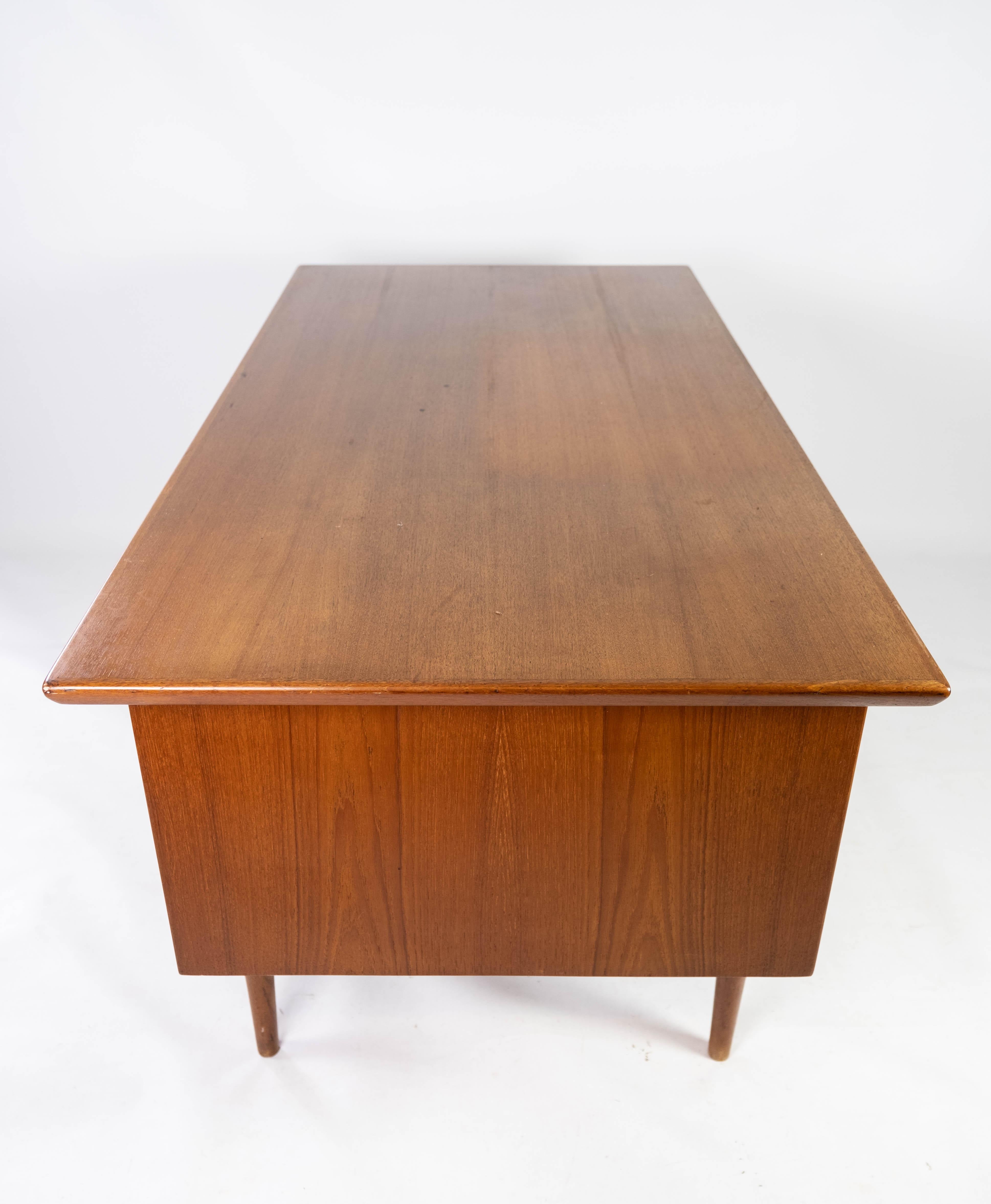 Desk in Teak of Danish Design from the 1960s 12