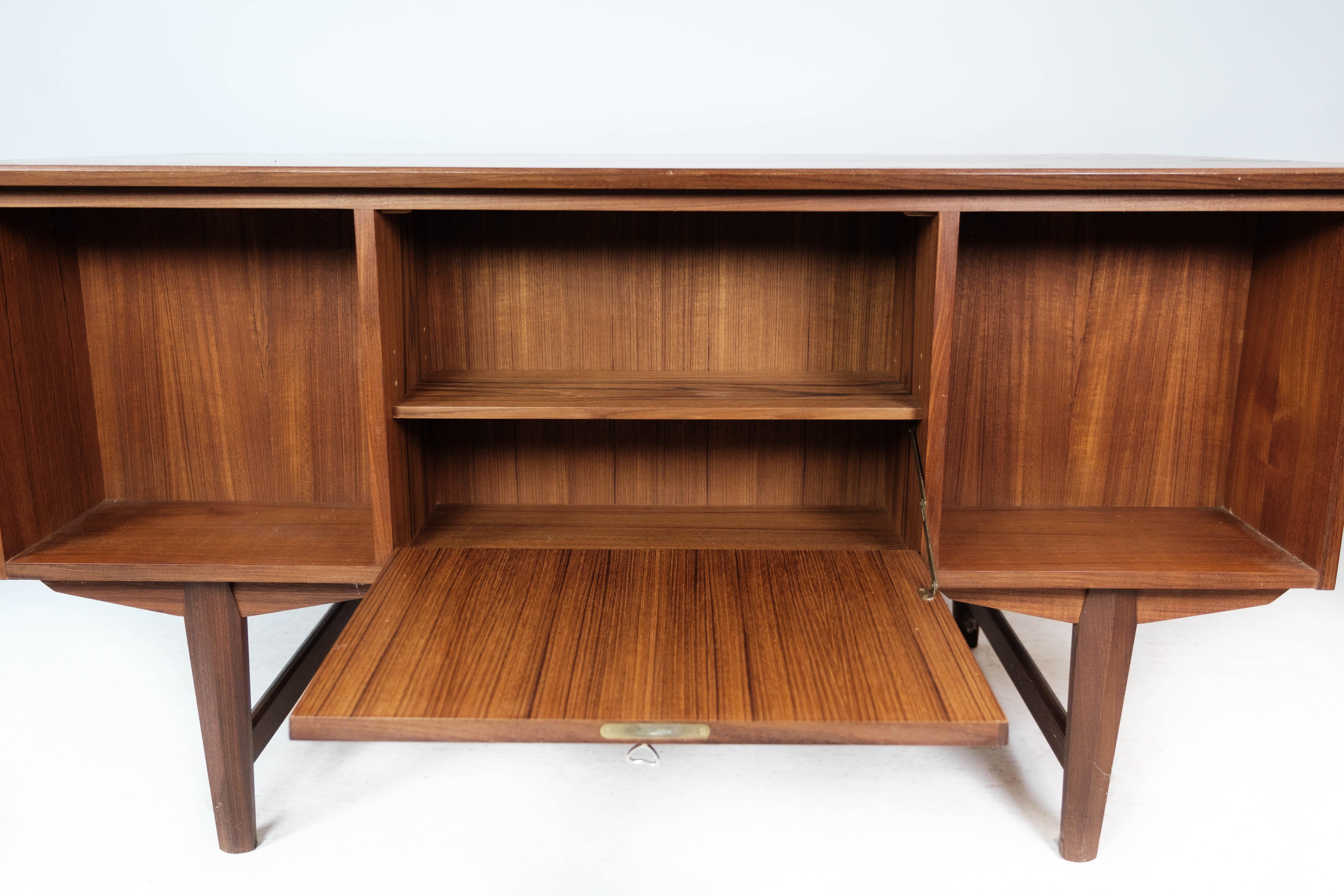 Desk in Teak of Danish Design from the 1960s 12