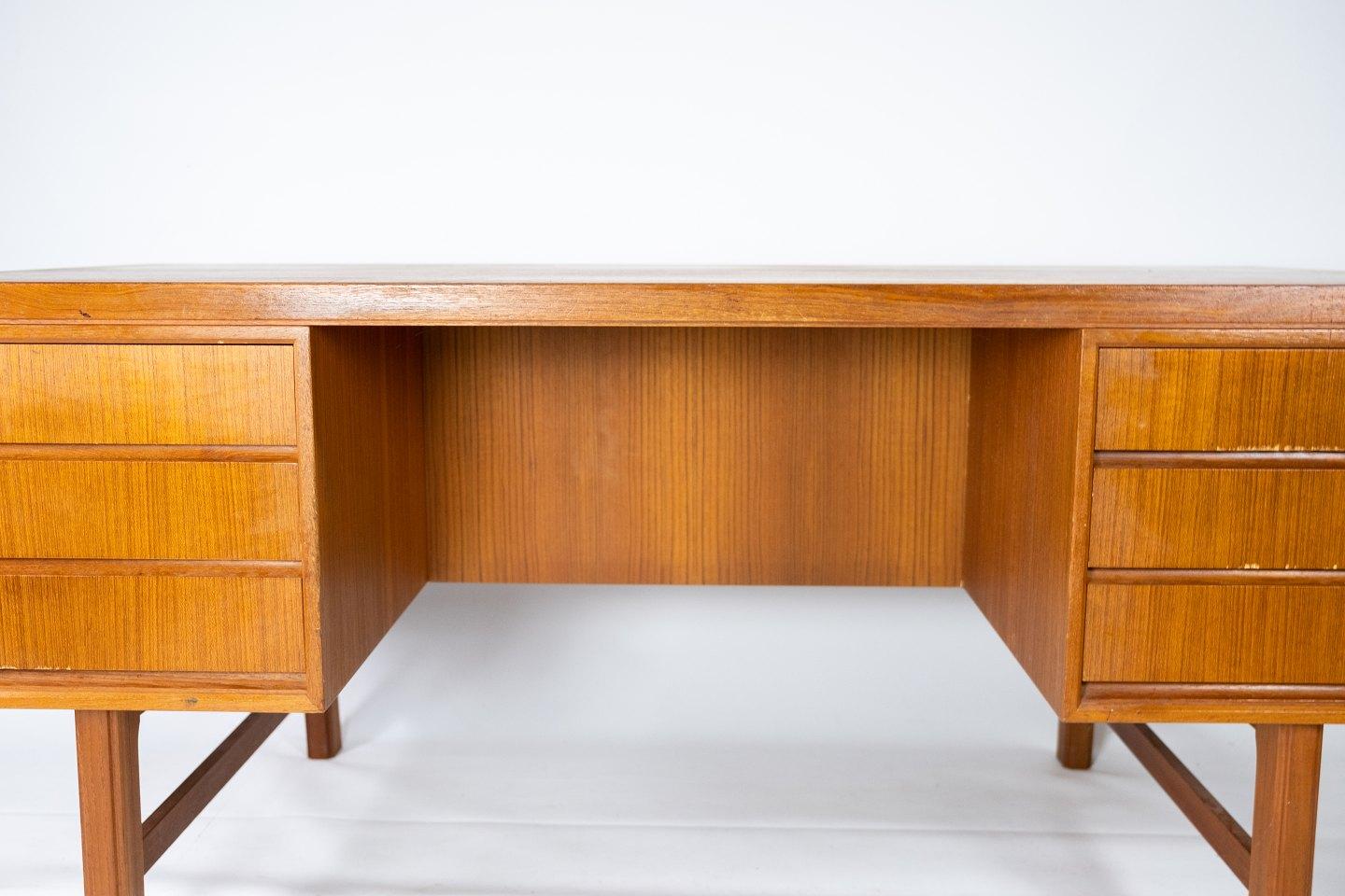 Desk Made In Teak By Omann Junior From 1960s In Good Condition For Sale In Lejre, DK