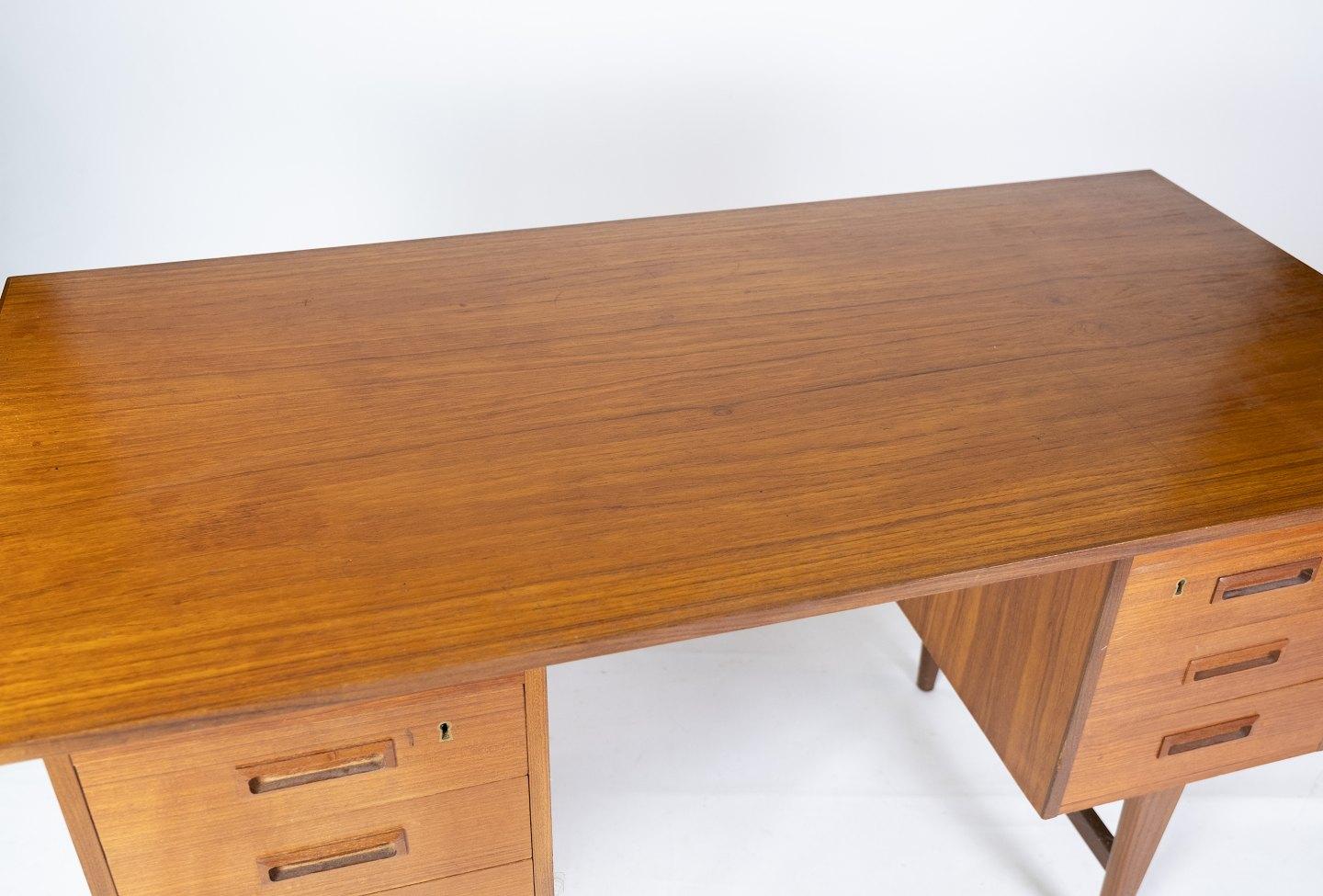 Desk Made In Teak, Danish Design From 1960s In Good Condition For Sale In Lejre, DK