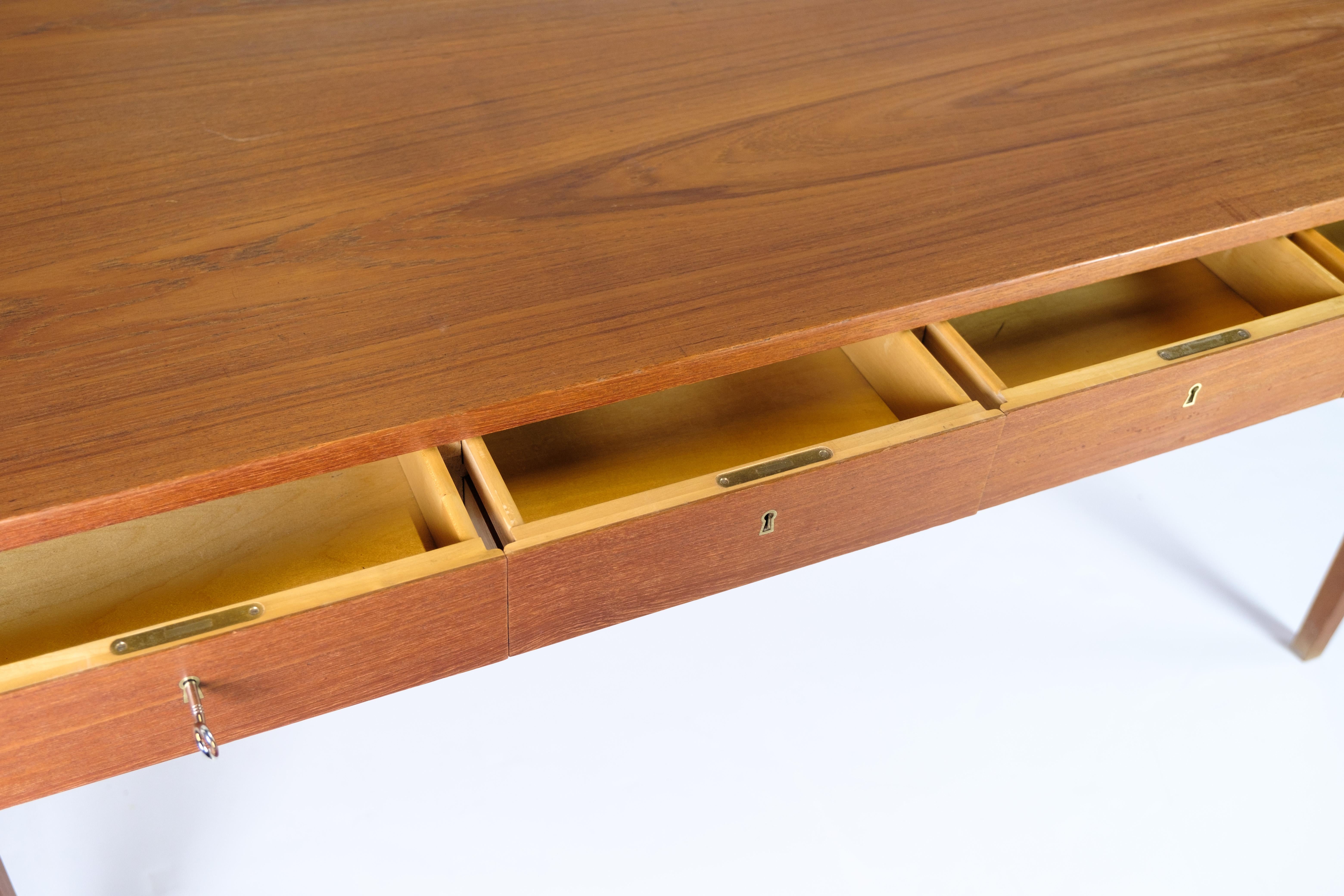 Desk in Teak Wood By Severin Hansen made by Haslev Furniture Factory from 1960s In Good Condition For Sale In Lejre, DK