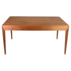Escritorio de madera de teca de Severin Hansen fabricado por la Fábrica de Muebles Haslev en los años 60