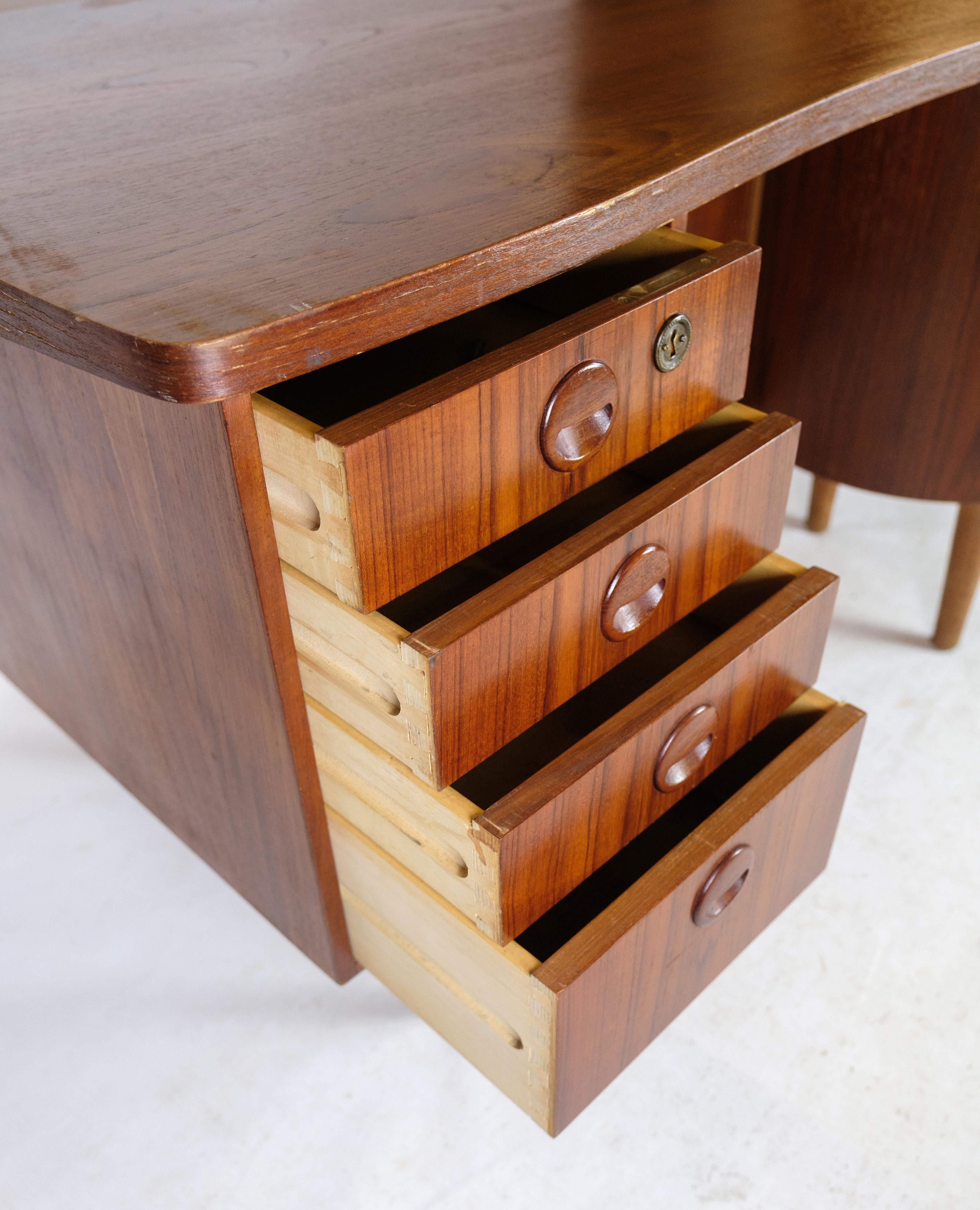 Scandinavian Modern Desk in Teak wood model 54 by Kai Kristiansen and Feldballes furniture from 1954 For Sale