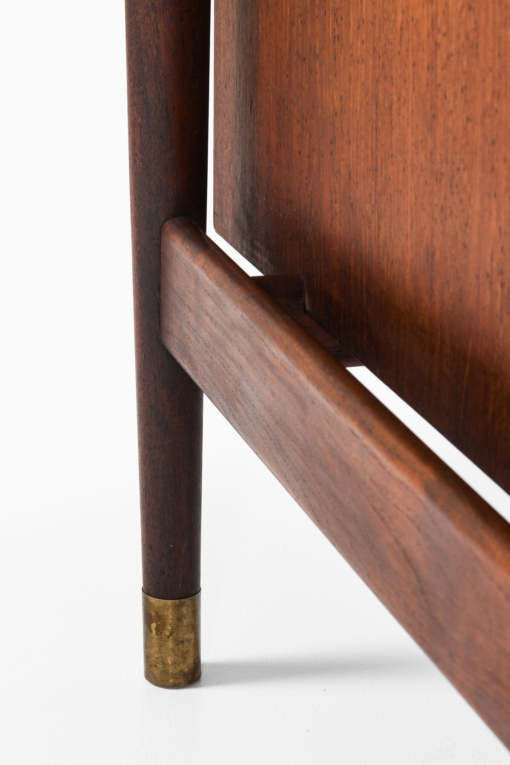 arne vodder desk