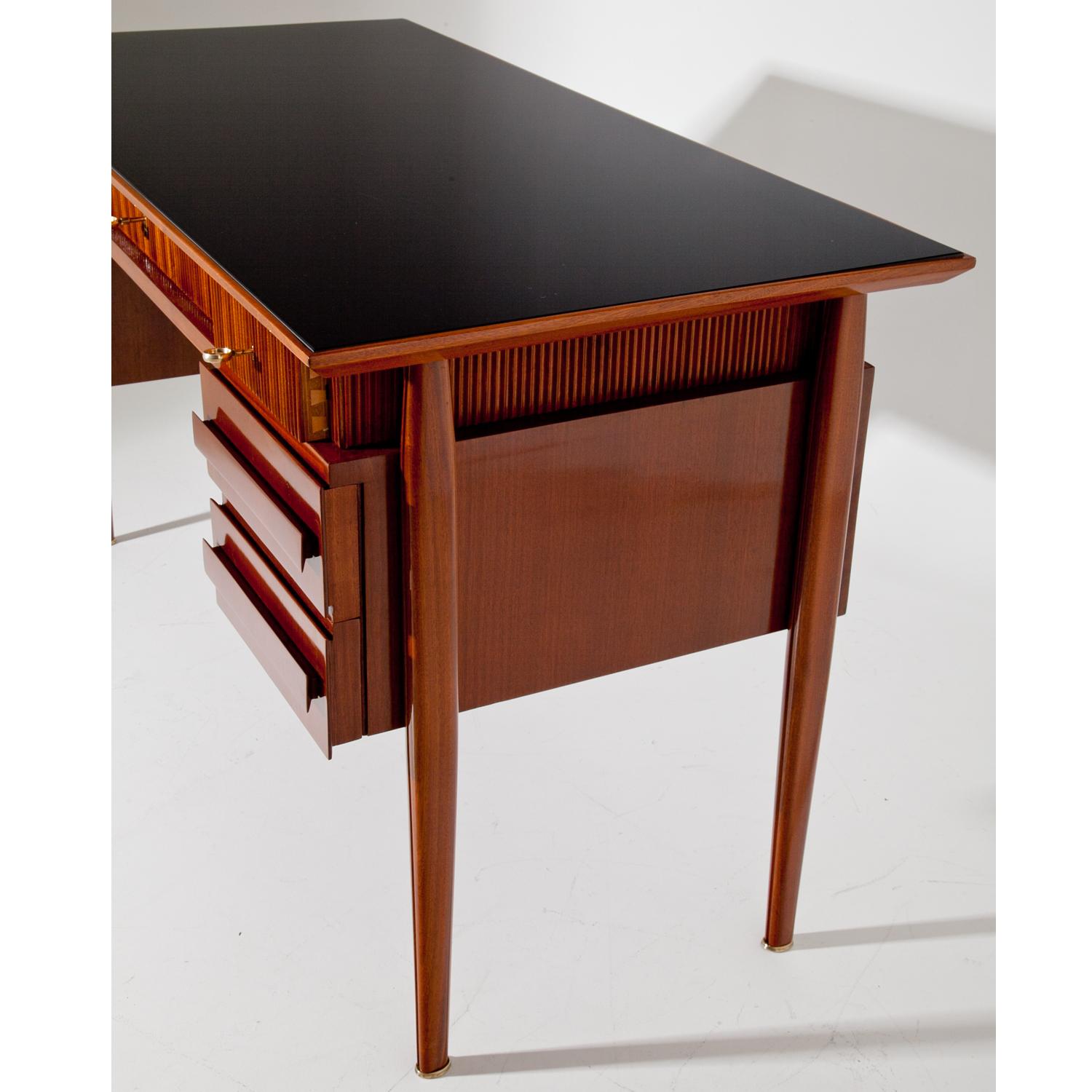 Desk, Italy, Mid-20th Century In Good Condition In Greding, DE