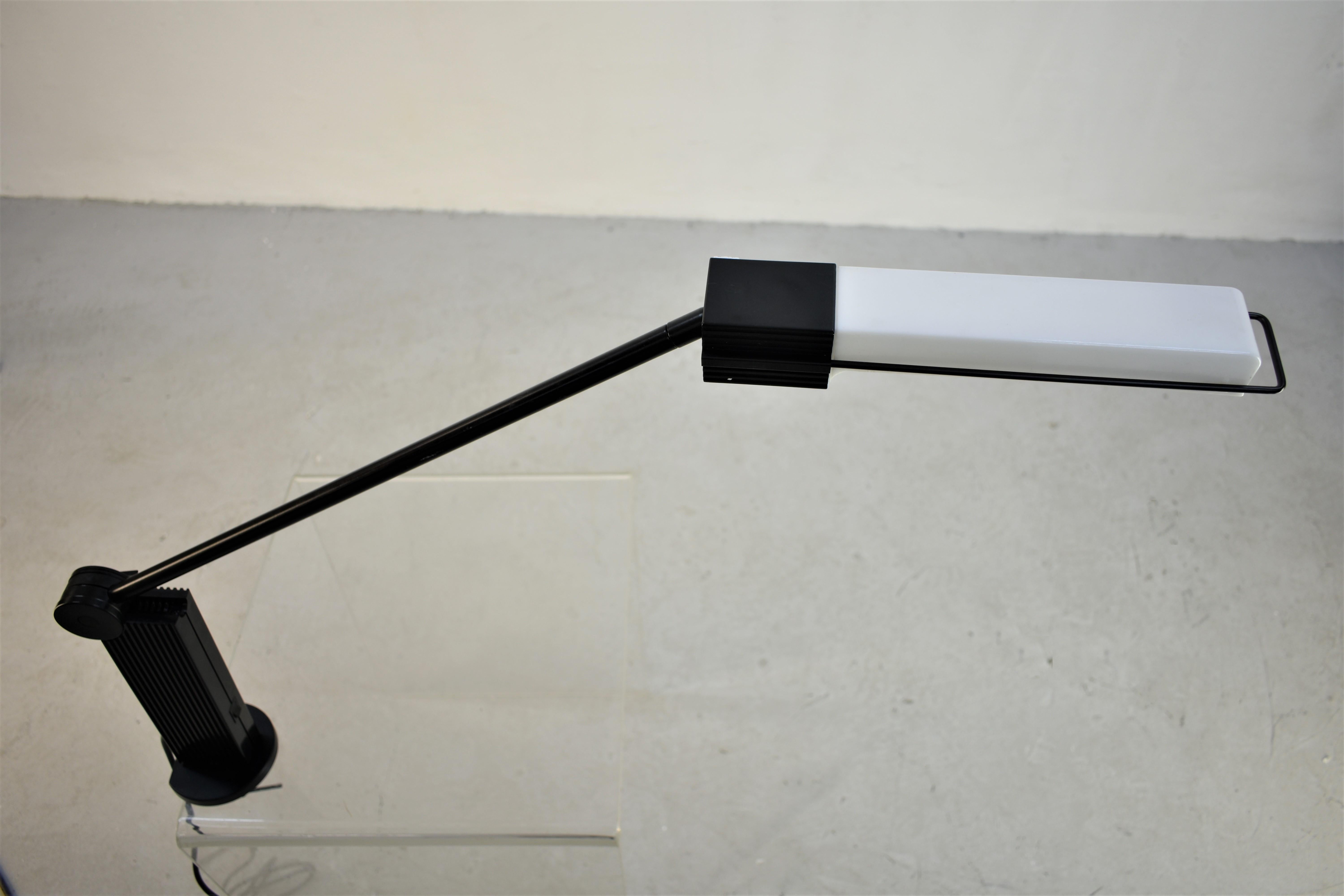 Late 20th Century Desk Lamp 'Alistro' by Ernesto Gizmondi for Artemide, 1980s, Italy For Sale