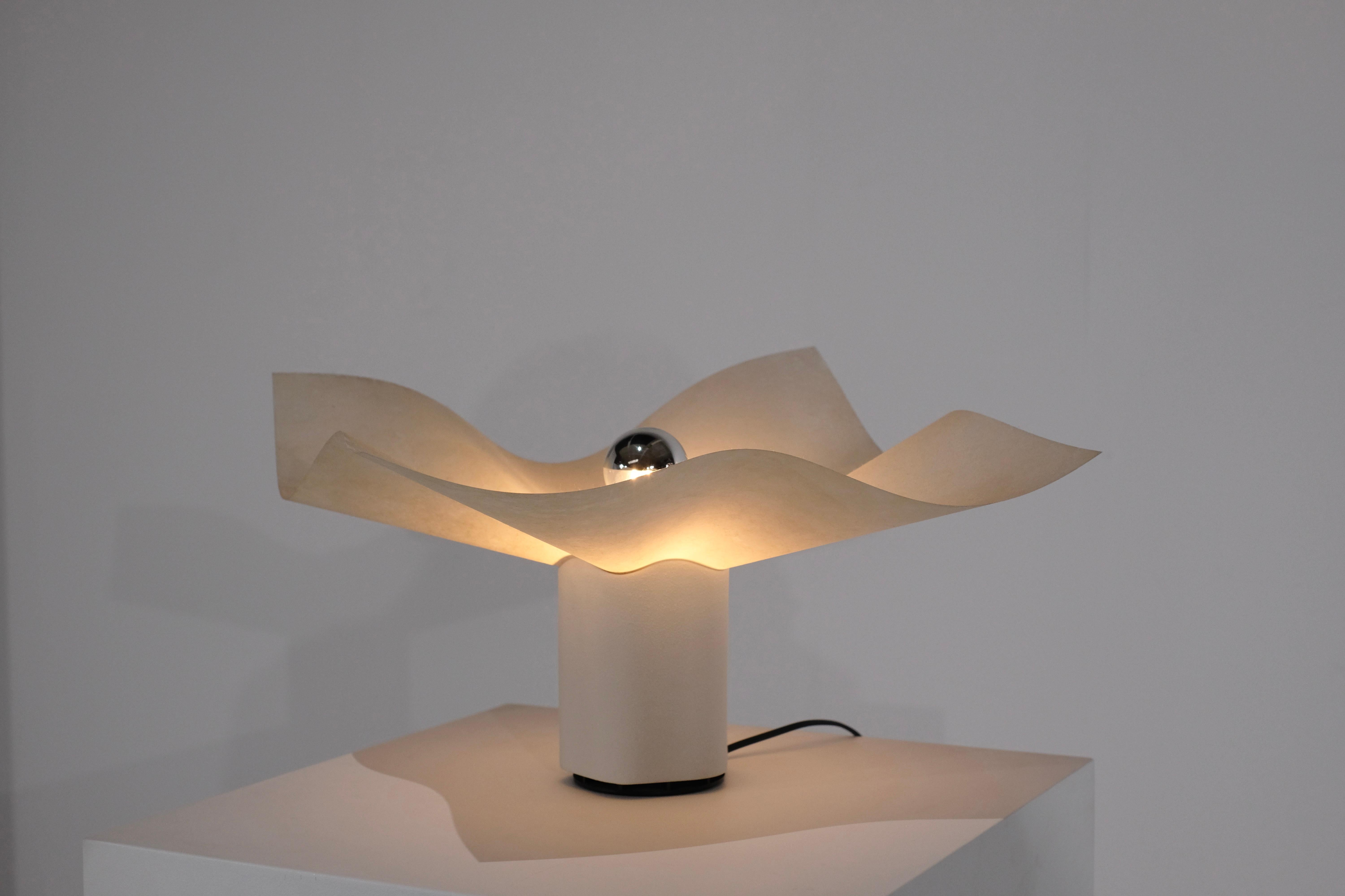 Porcelaine Lampe de bureau « Area » de Mario Bellini pour Artemide, Italie 1974. en vente