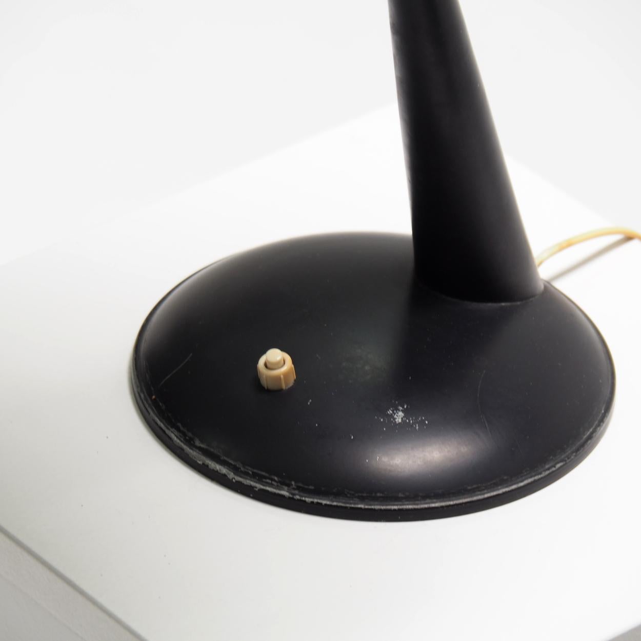 Schreibtischlampe attr. zu Christian Dell für Kaiser Leuchten im Angebot 5