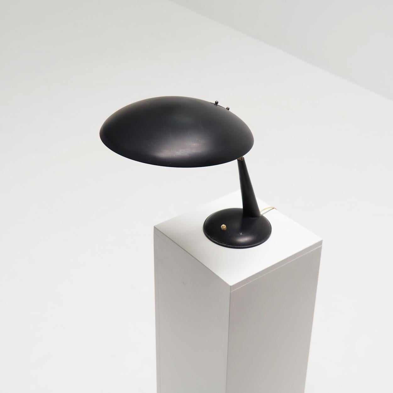 Schreibtischlampe attr. zu Christian Dell für Kaiser Leuchten (Metall) im Angebot