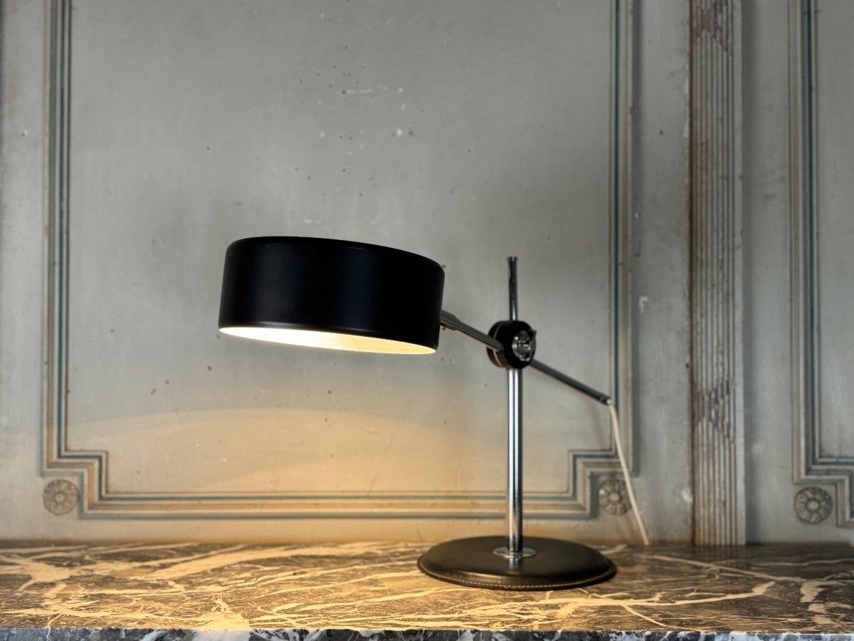 Desk lamp by Anders Pehrson for Ateljé Lyktan circa 1960, 

Leather, chrome and metal, 

One pair available, €800 per piece