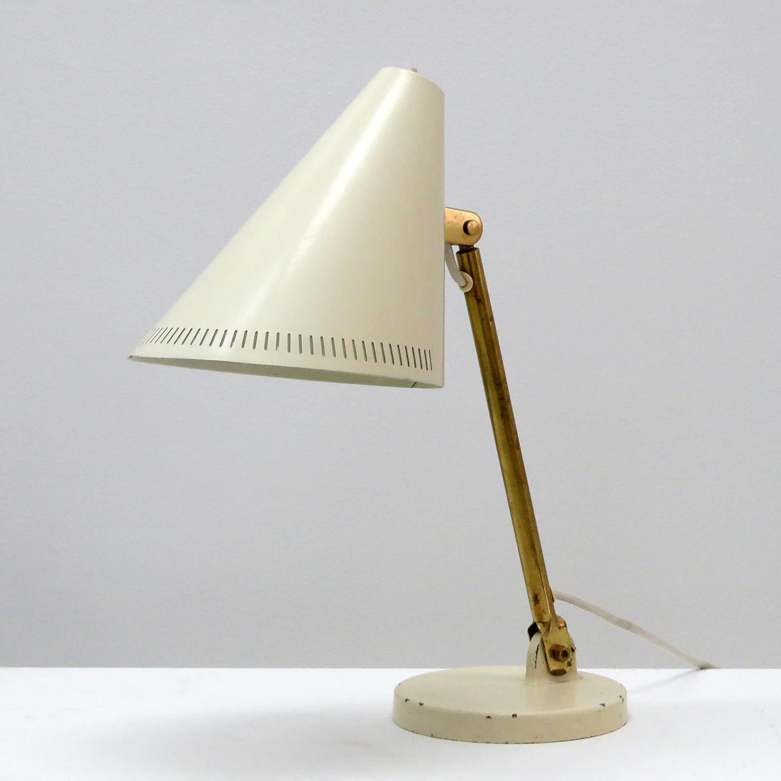 Schreibtischlampe von Paavo Tynell für Taito, 1950 (Mitte des 20. Jahrhunderts) im Angebot