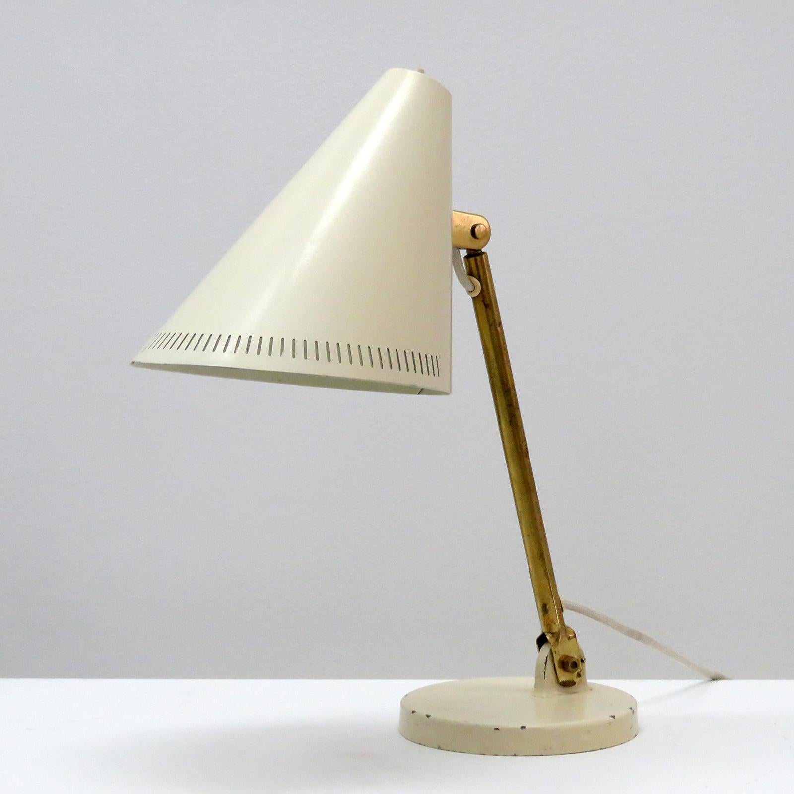 Lámpara de escritorio de Paavo Tynell para Taito, 1950 mediados del siglo XX en venta