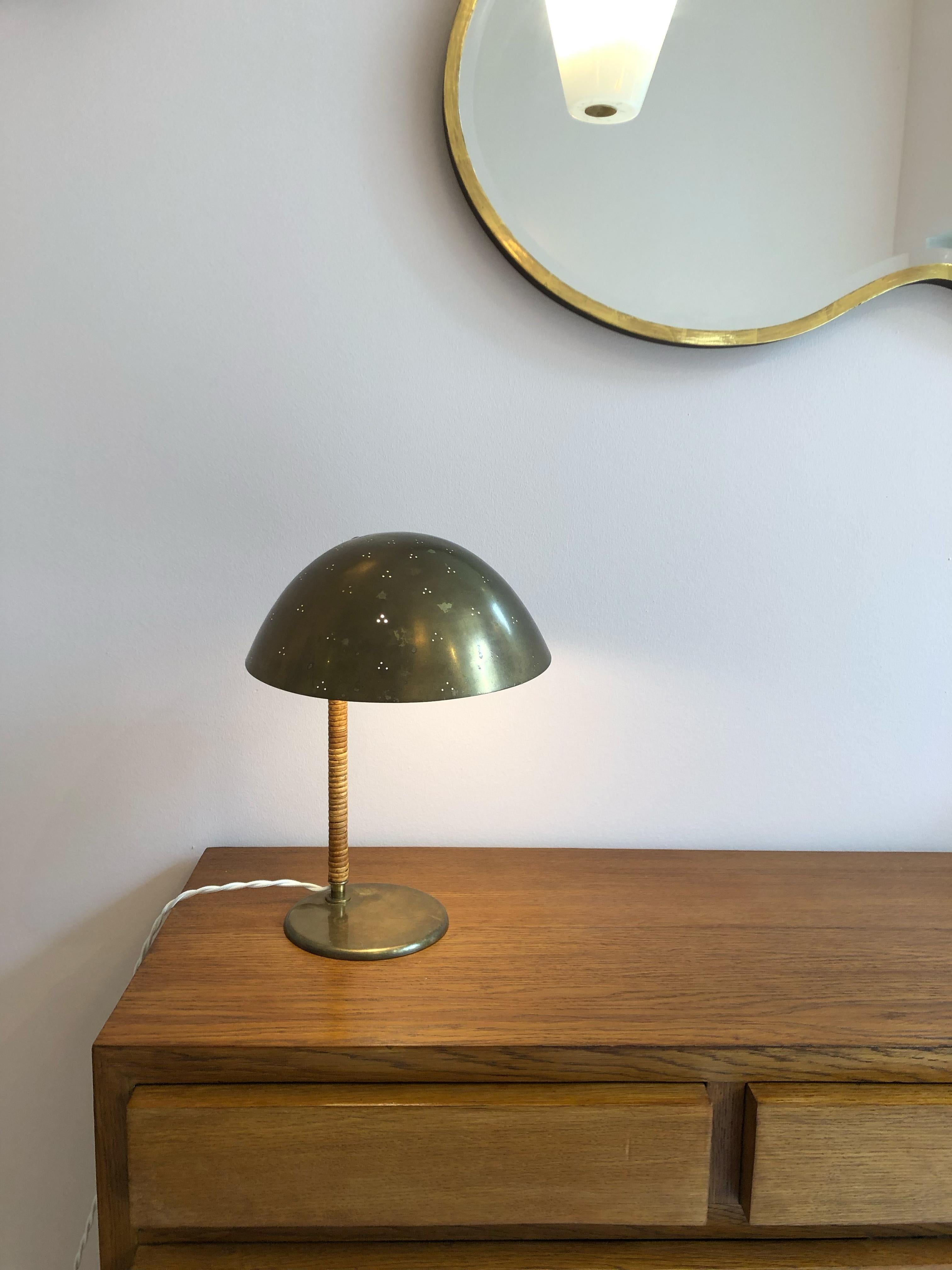 Finlandais Lampe de bureau de Paavo Tynell, modèle 9209 