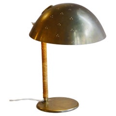 Lampe de bureau de Paavo Tynell, modèle 9209 "Kypärä" fabriqué par Taito Oy.