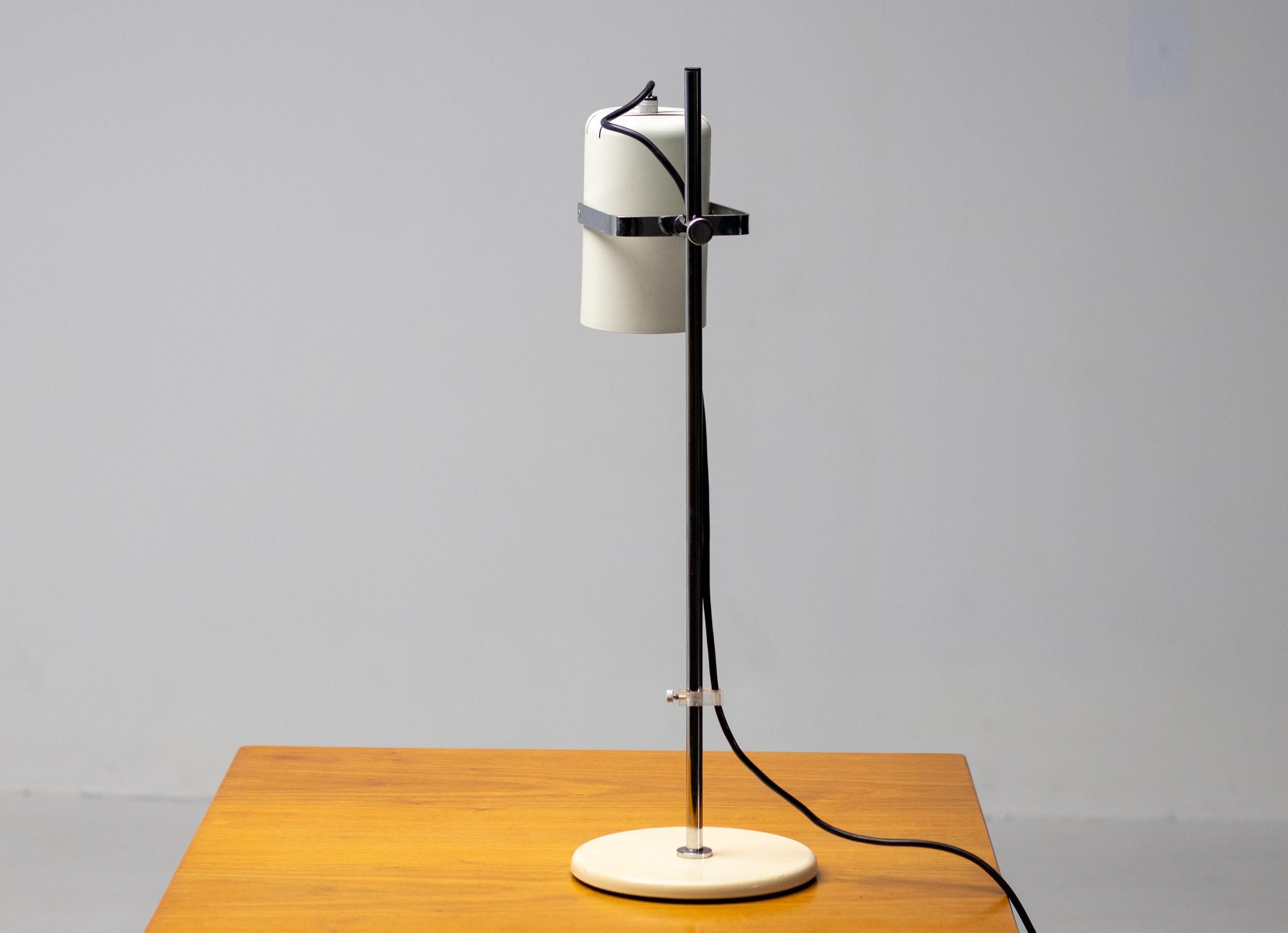 Italian Desk Lamp by Stilnovo For Sale