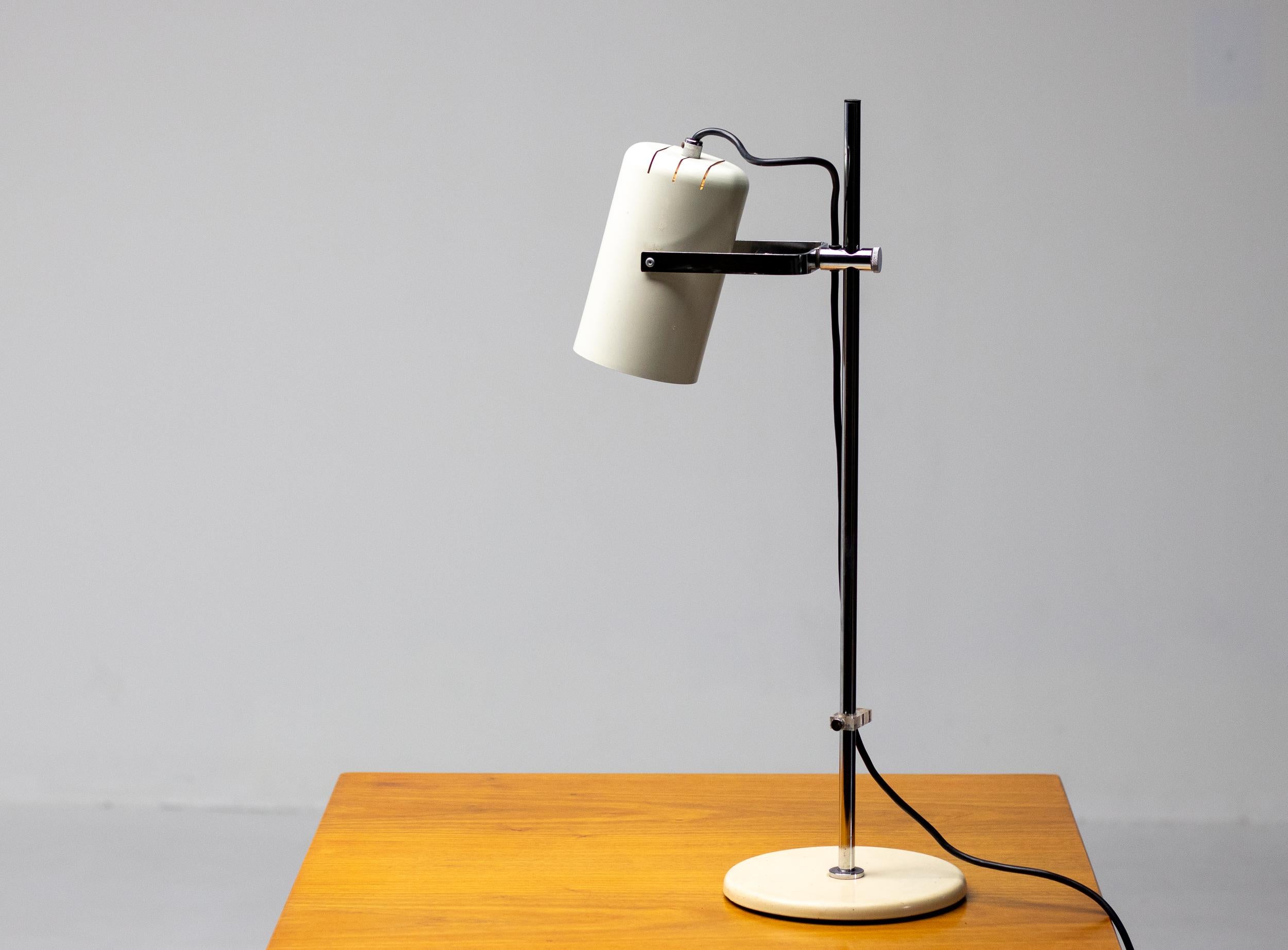 Mid-20th Century Desk Lamp by Stilnovo For Sale