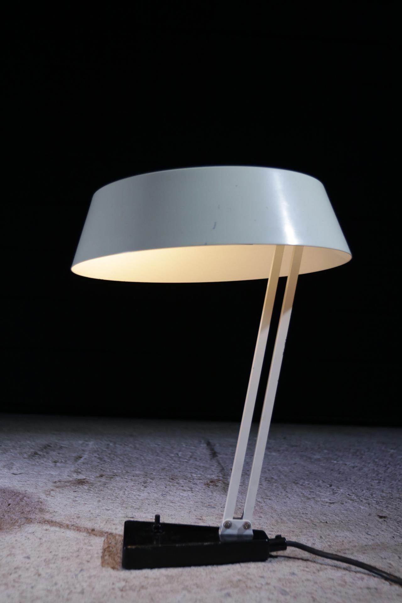 Desk Lamp H. Th. J. A. Busquet for Hala 1950s No. 135 In Good Condition In Boven Leeuwen, NL