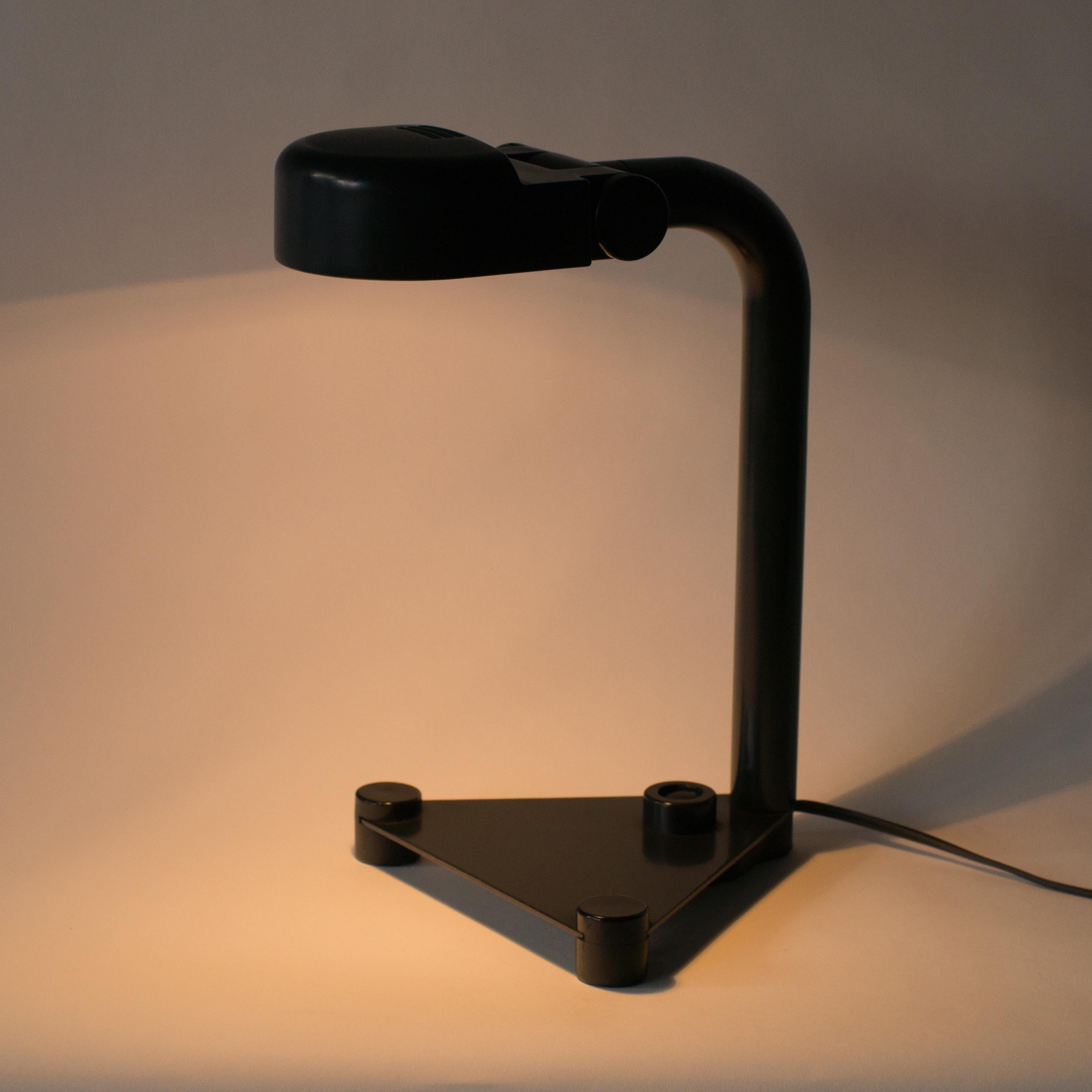 Desk lamp designed by Masayuki Kurokawa for Yamagiwa. Made of steel.
E17 bulb. Black color model. 
 
 