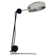 Lámpara de escritorio Modelo 665 de metal lacado en blanco de Martinelli Luce Años 70