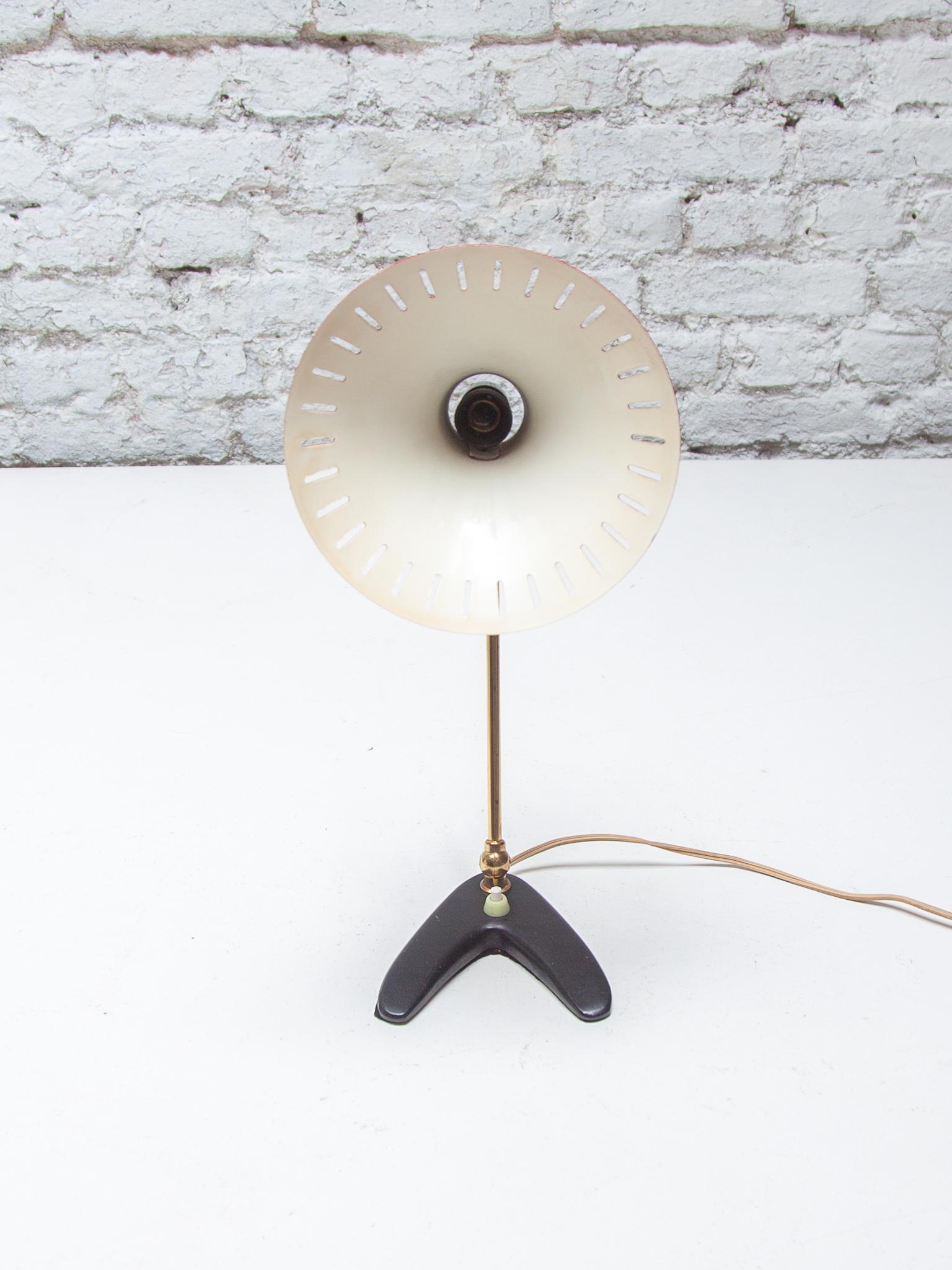 Lampada da scrivania con paralume rosso Mid Century Modern di Stilux Milano, anni '50 in vendita 3