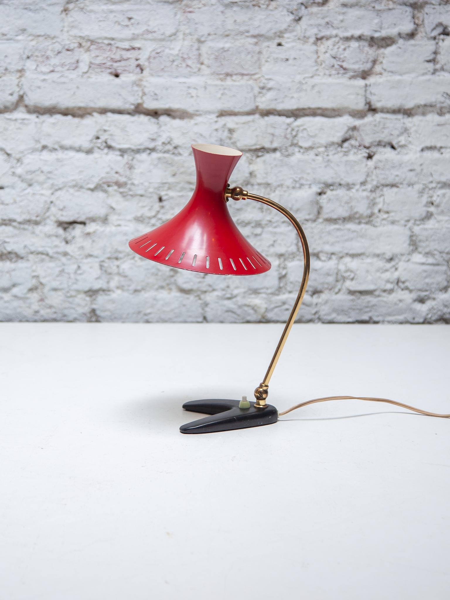 Mid-Century moderno Lampada da scrivania con paralume rosso Mid Century Modern di Stilux Milano, anni '50 in vendita