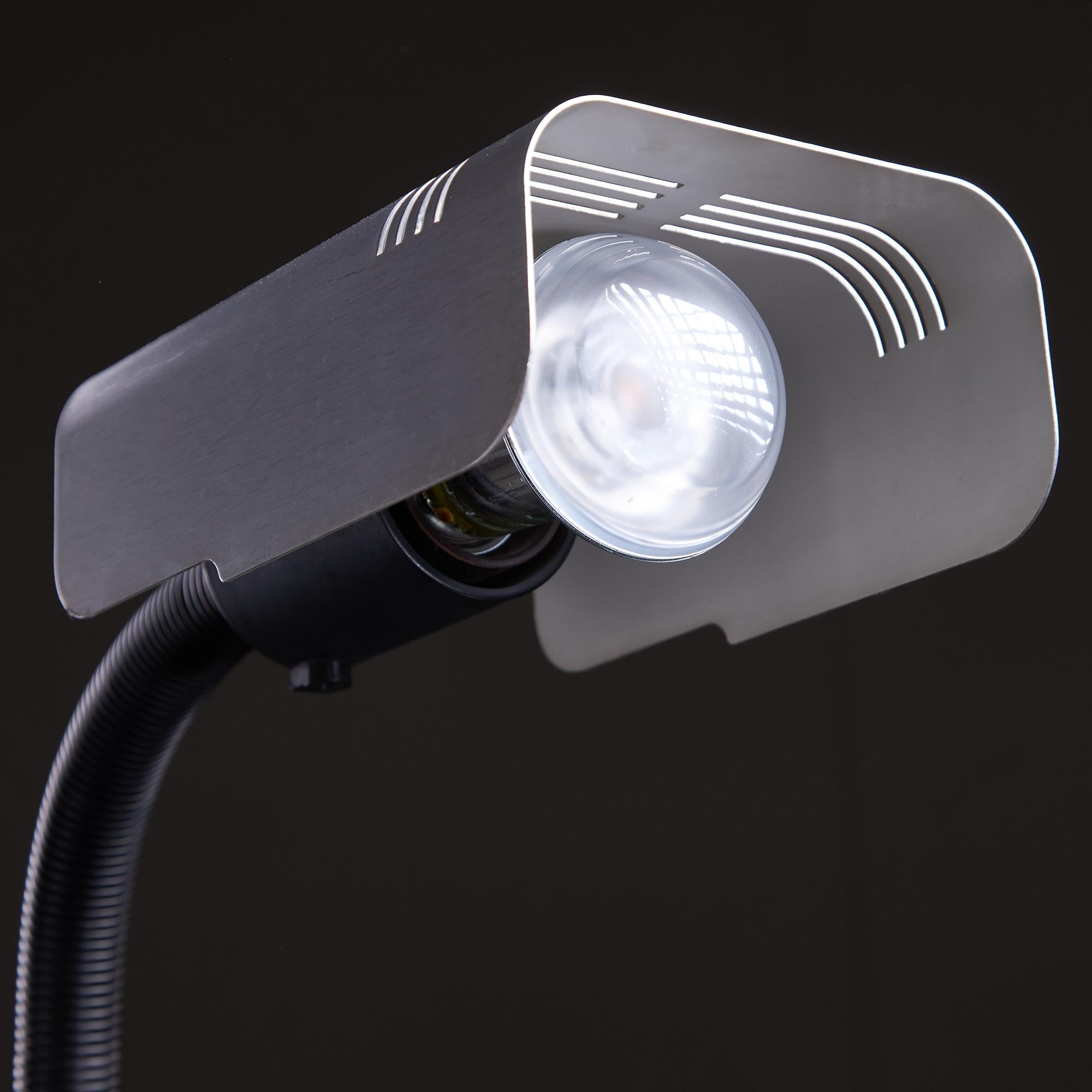 Schreibtischlampe mit silbernem Schirm von Targetti Sankey, 1970er (Ende des 20. Jahrhunderts) im Angebot