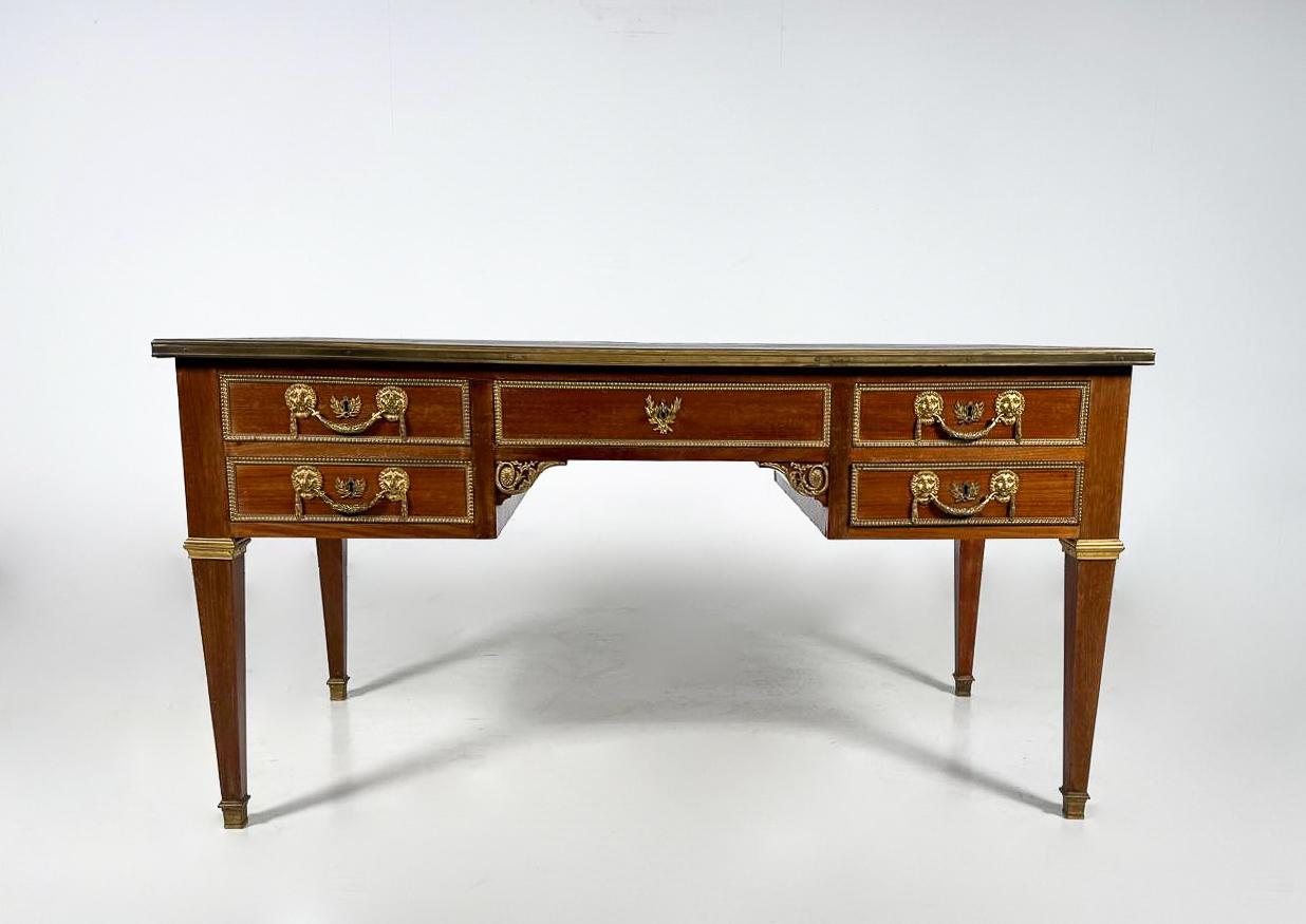 Bureau, Louis XVI, début XIXe, acajou bronze doré en vente 5