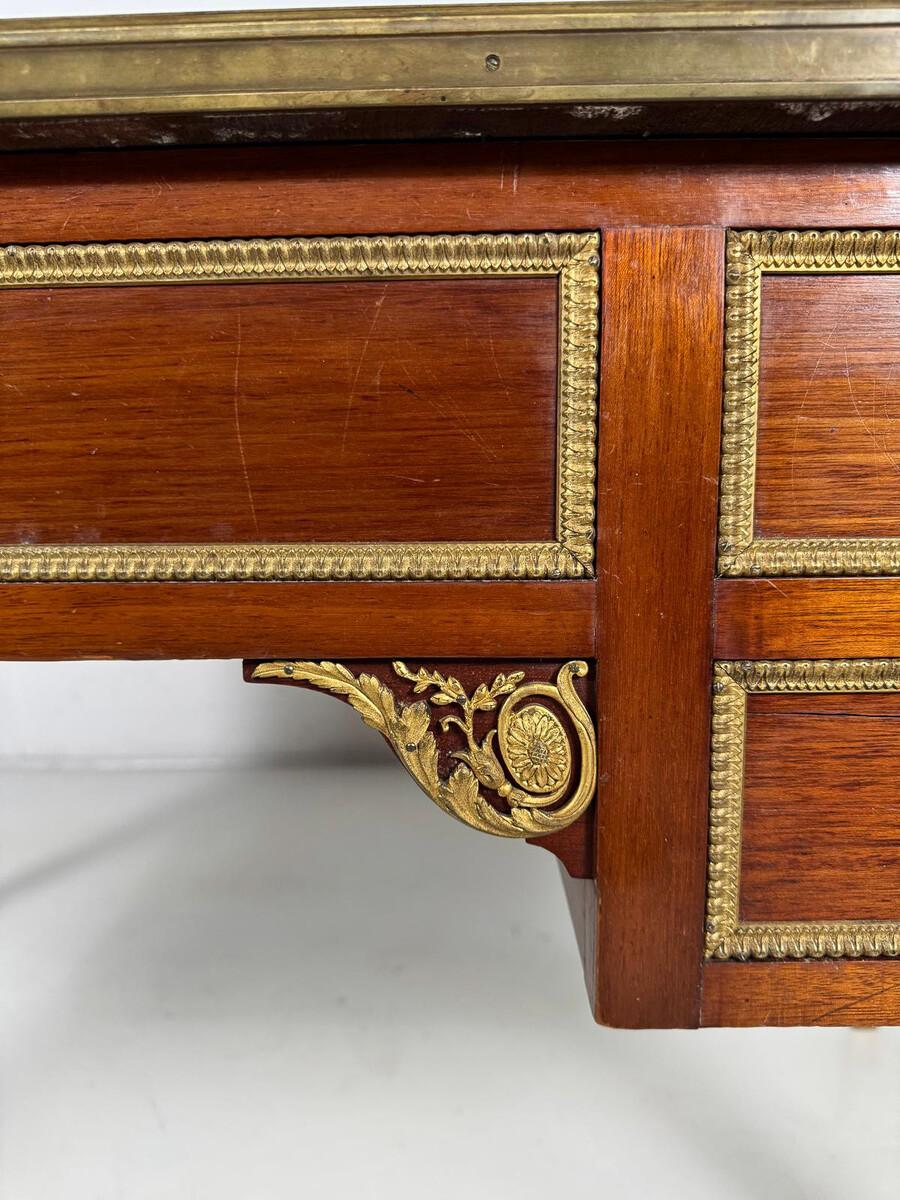 Bureau, Louis XVI, début XIXe, acajou bronze doré en vente 1