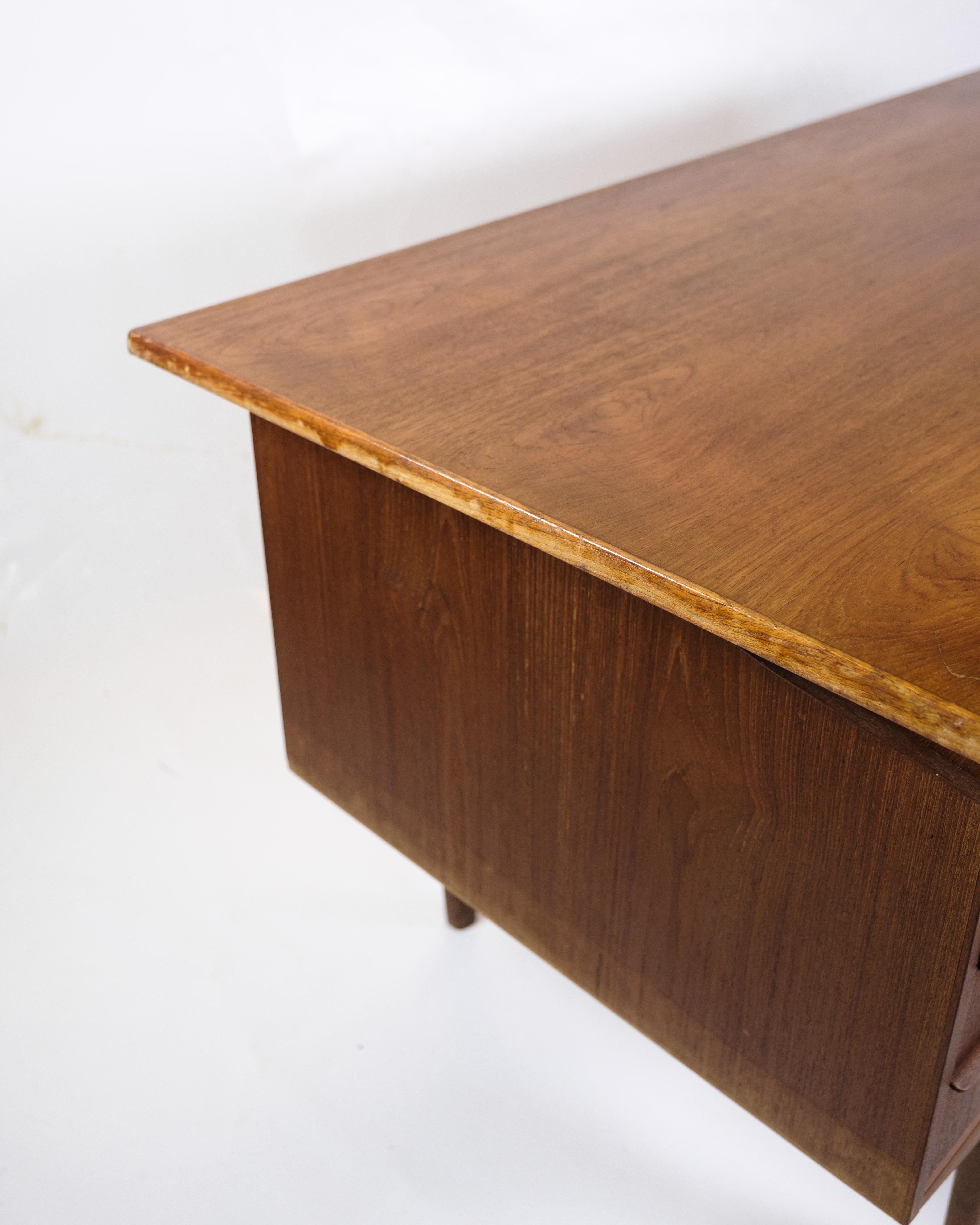 Desk Made In Teak Designed With A Floating TableTop From 1960s For Sale 4