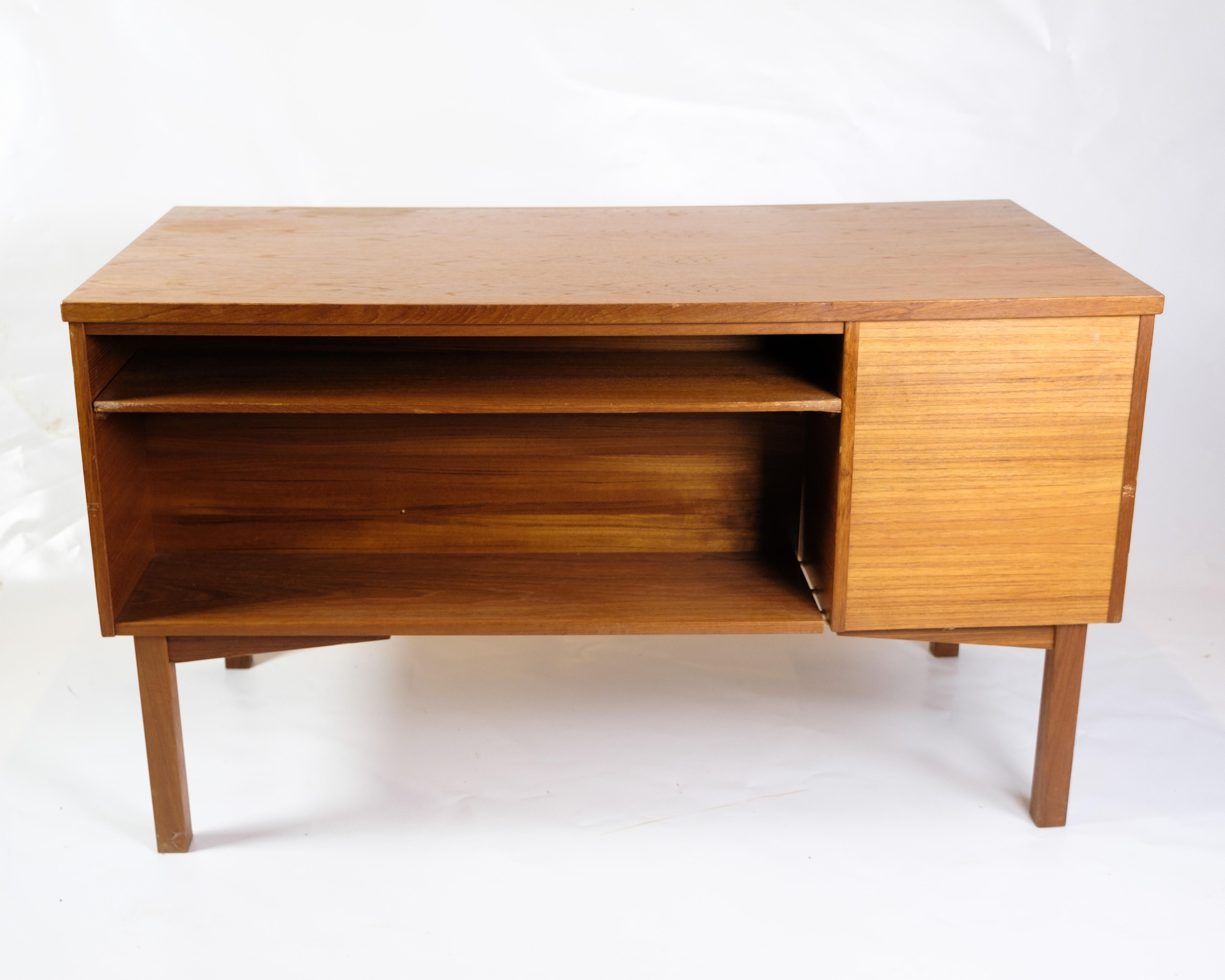 Desk Made in Teak of Danish Design From 1960s For Sale 3
