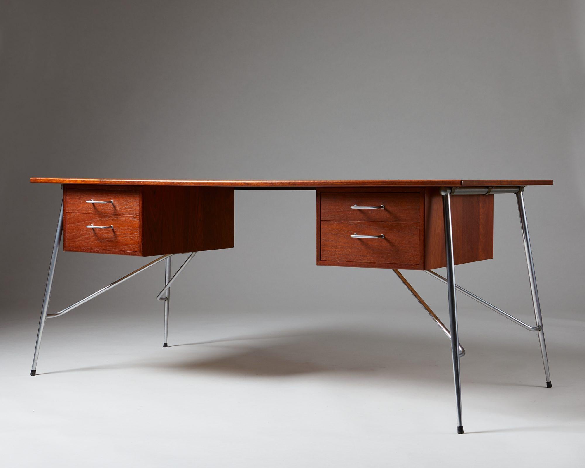 Mid-Century Modern Desk Model 202 Designed by Börge Mogensen for Söborg Möbelfabrik, Denmark, 1953