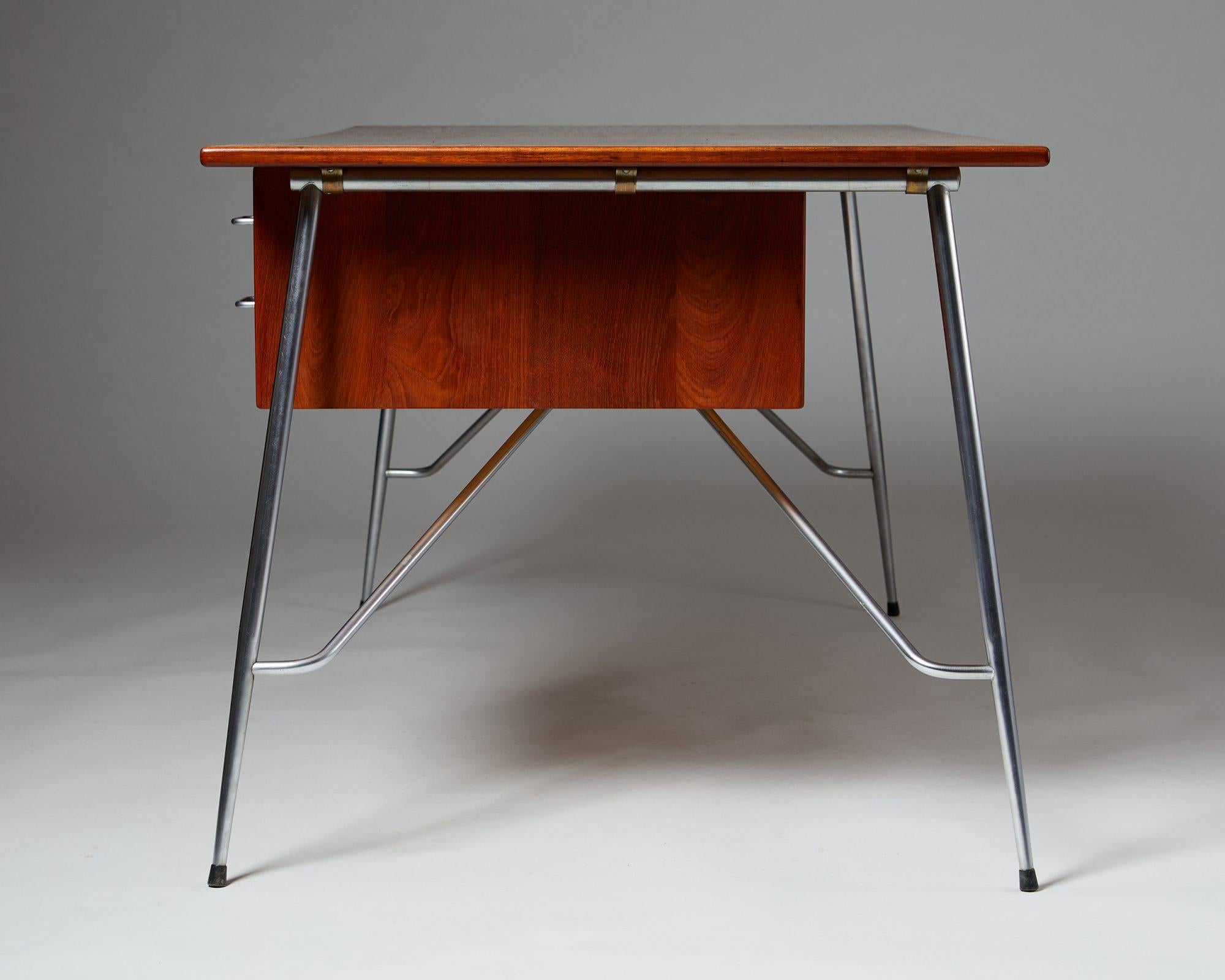 Mid-20th Century Desk Model 202 Designed by Börge Mogensen for Söborg Möbelfabrik, Denmark, 1953