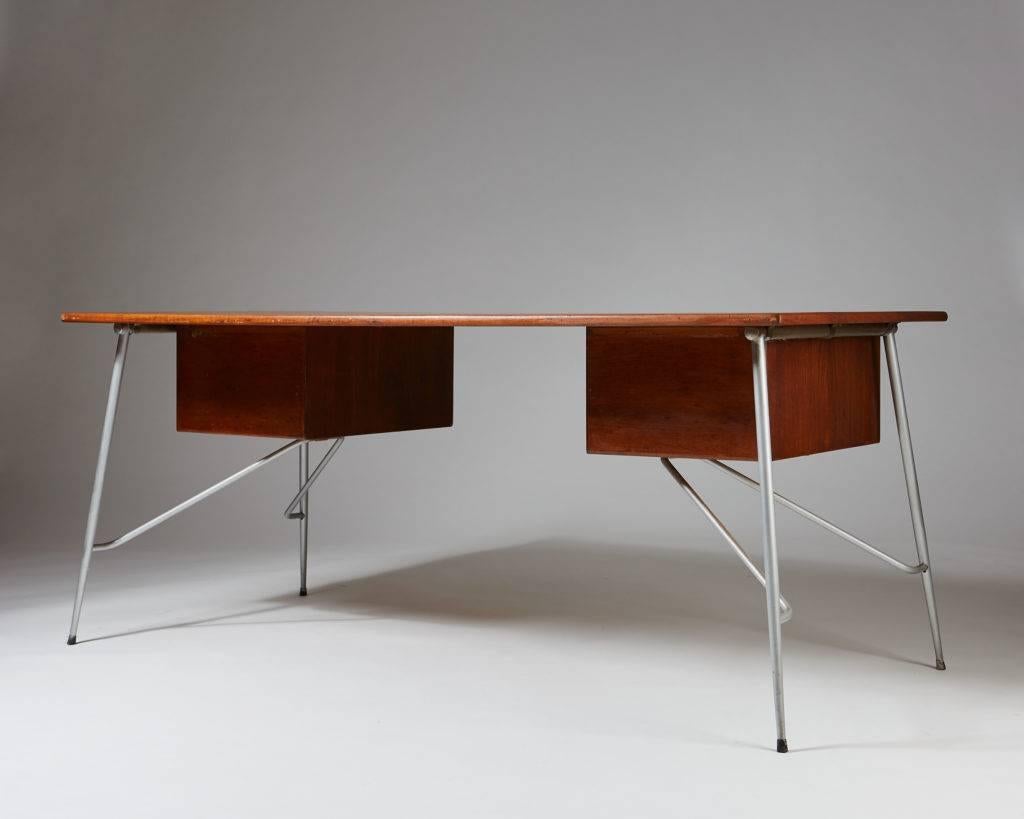 Scandinavian Modern Desk Model 202 Designed by Börge Mogensen for Söborg Möbelfabrik, Denmark, 1953