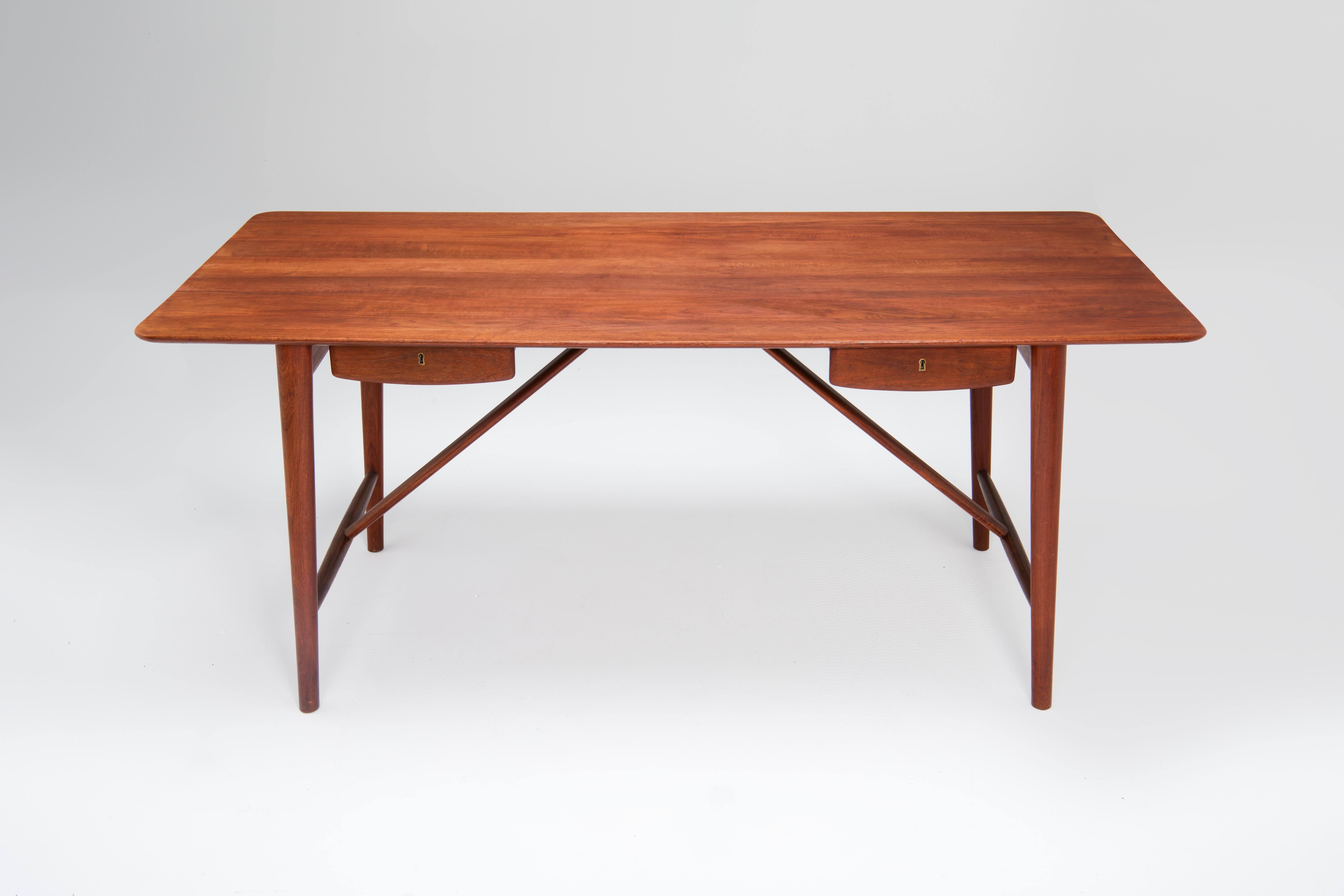 Mid-Century Modern Desk Model '310' In Solid Teak Peter Hvidt & Orla Mølgaard Nielsen