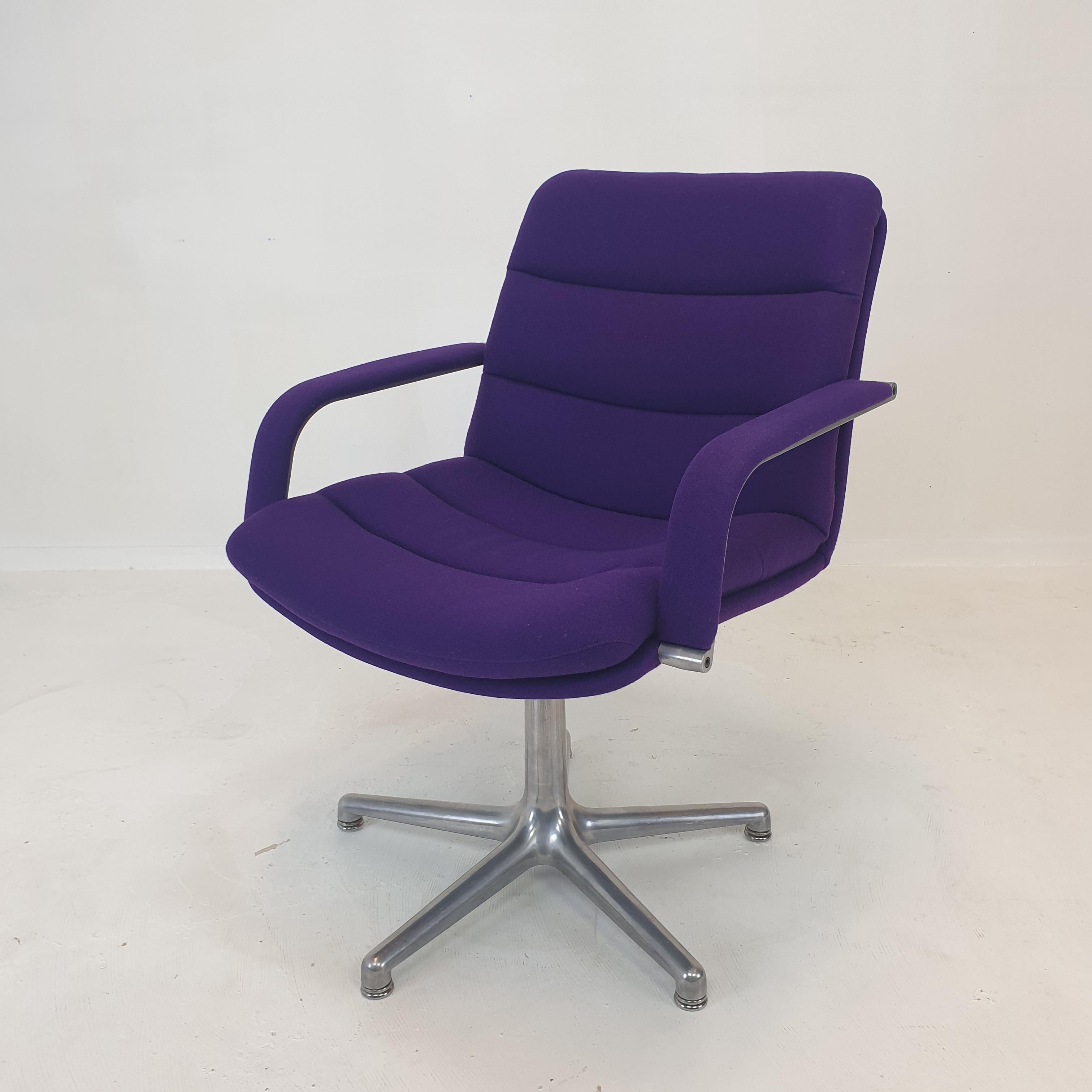 Very nice and comfortable desk or office chair designed by Geoffrey Harcourt for Artifort, The Netherlands, 1970s

These swivel chairs are made with the best materials, they have a solid aluminum five-toe base. 
The high quality wool upholstery